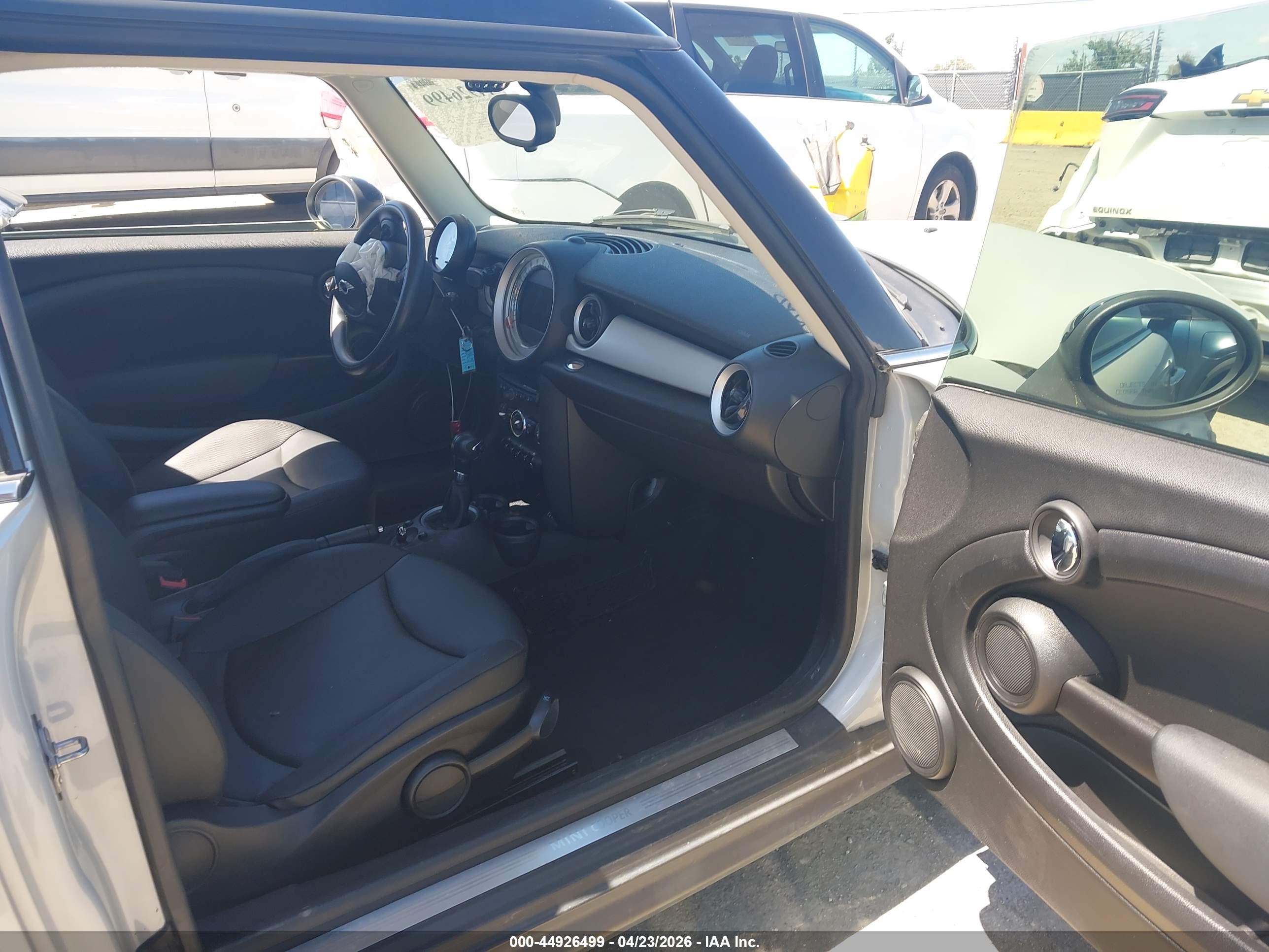 MINI CLUBMAN image 5