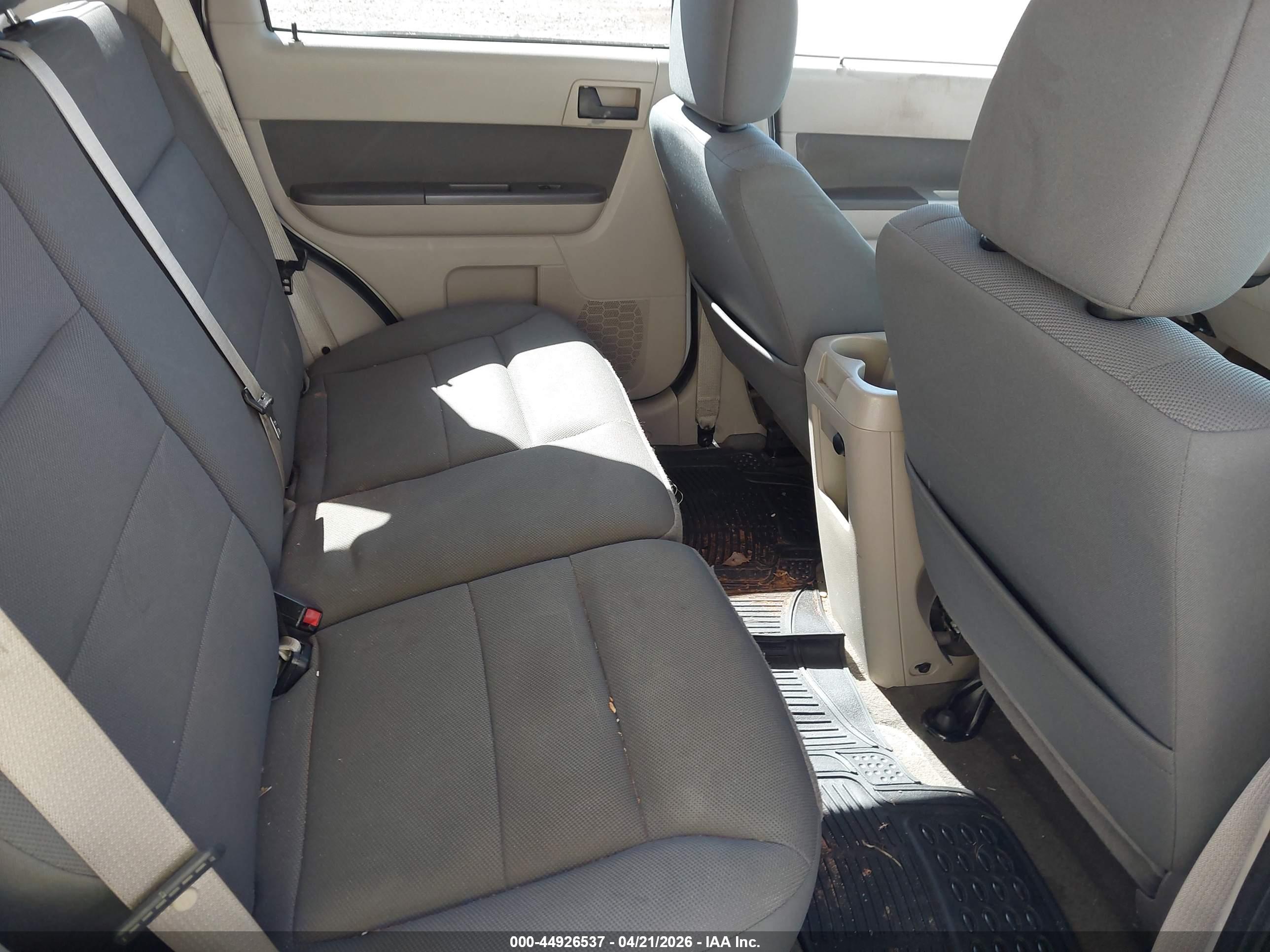 FORD ESCAPE image 8