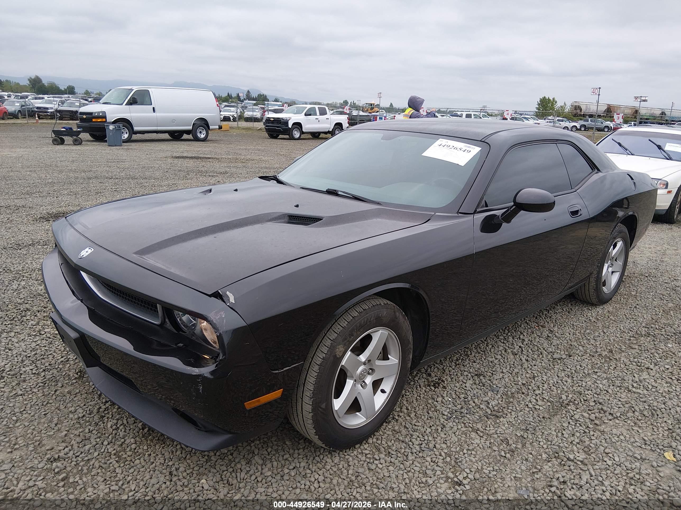 DODGE CHALLENGER image 2