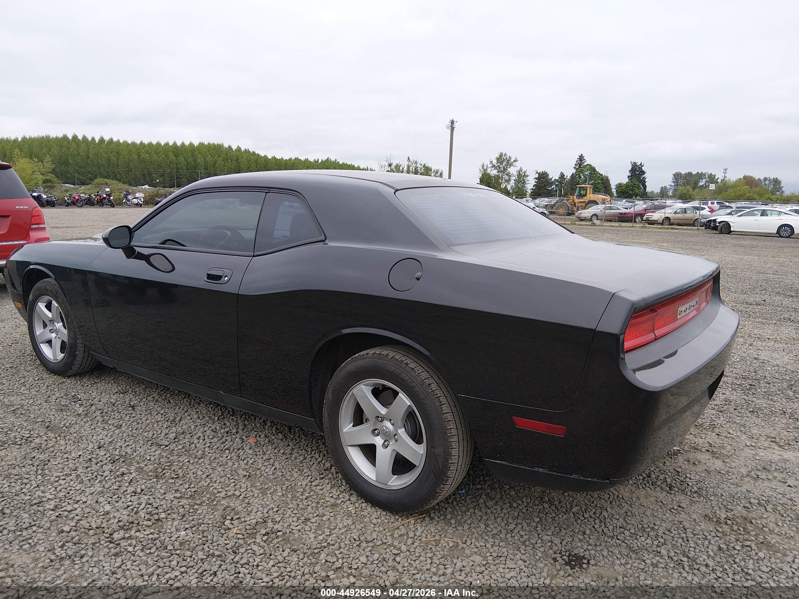 DODGE CHALLENGER image 3
