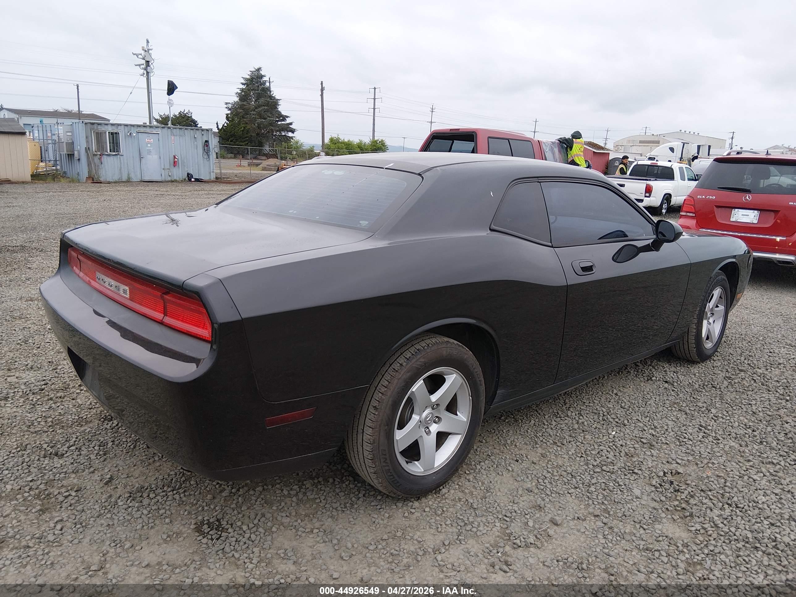 DODGE CHALLENGER image 4