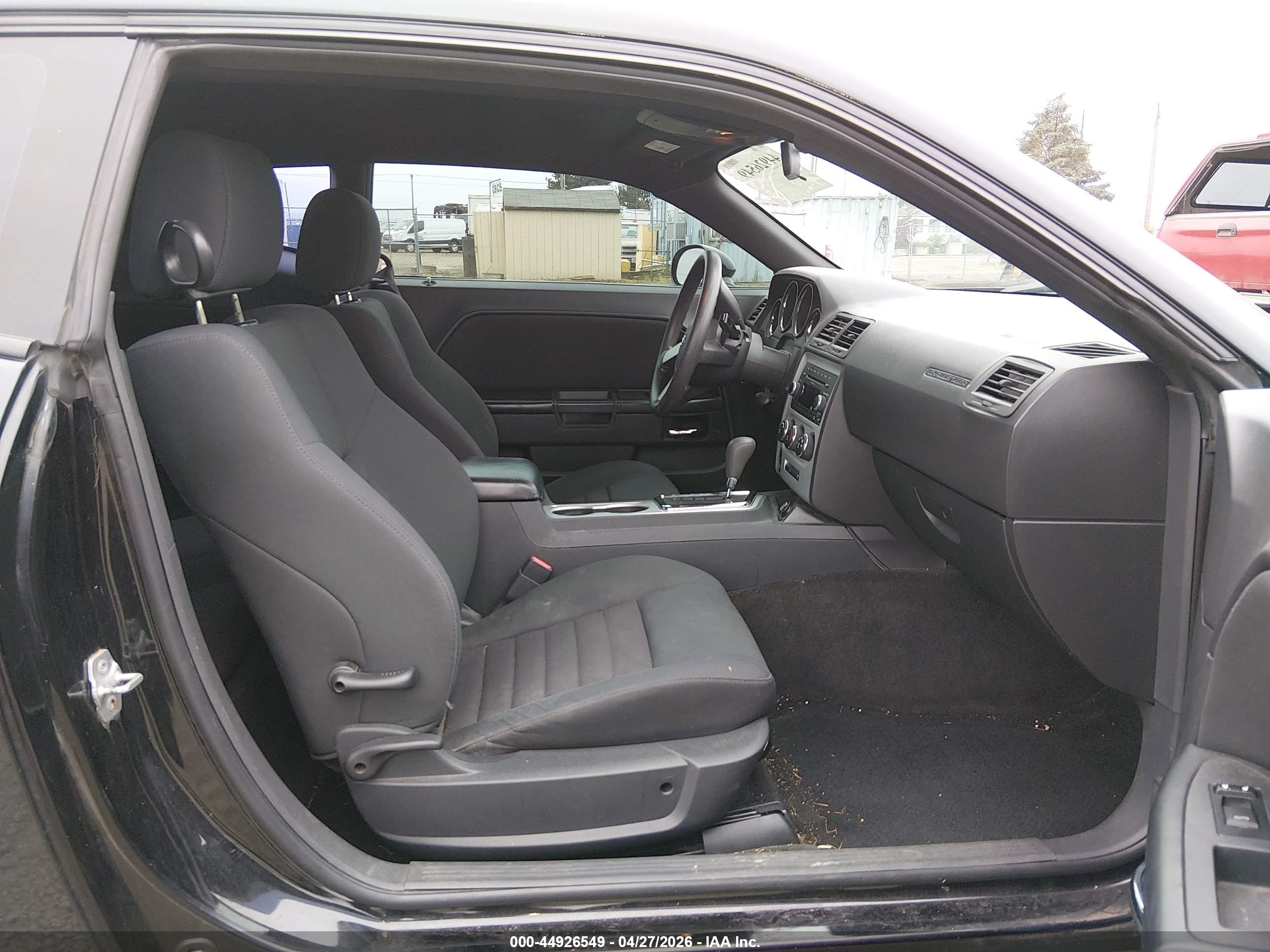 DODGE CHALLENGER image 5
