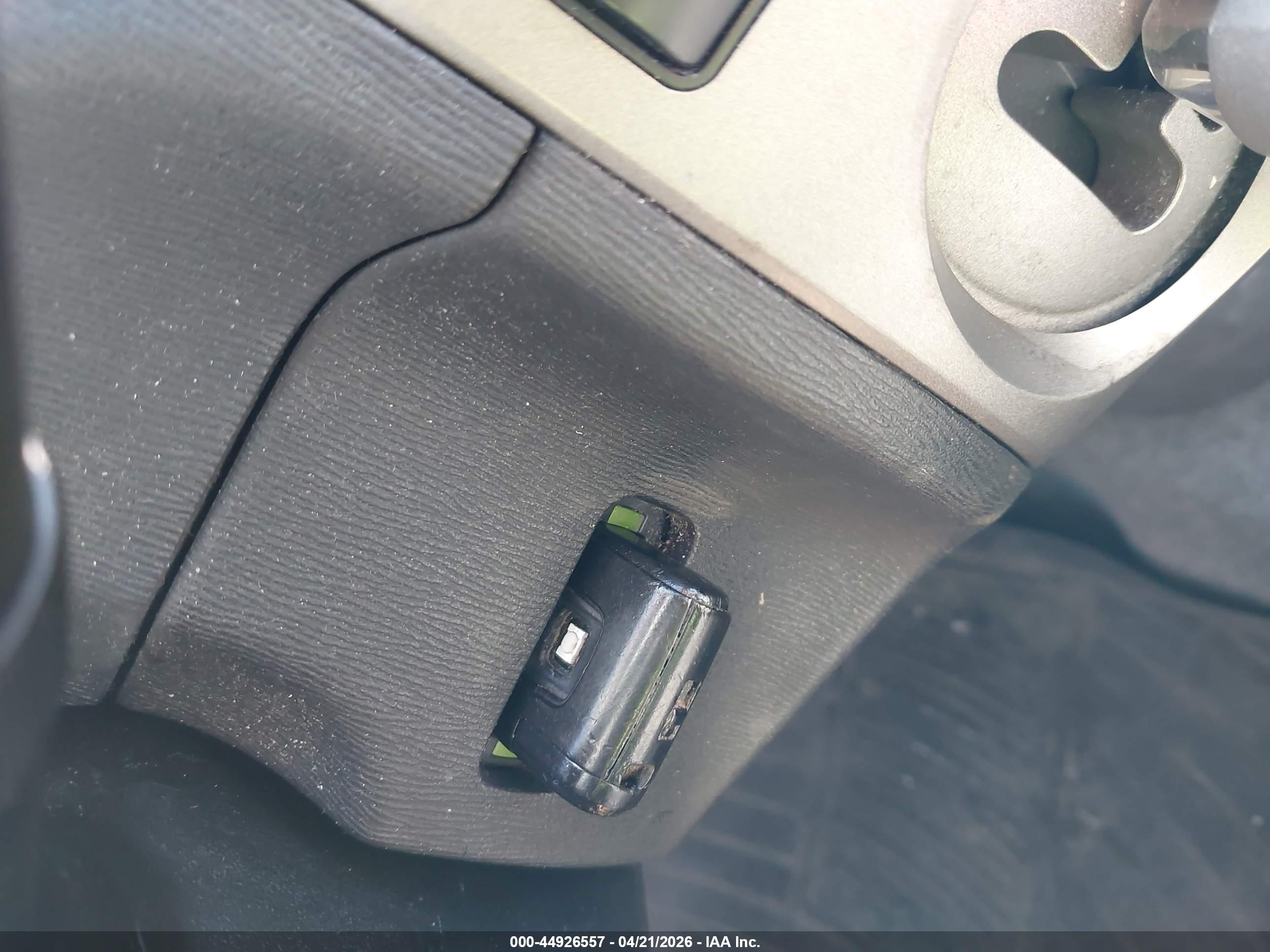TOYOTA PRIUS image 11