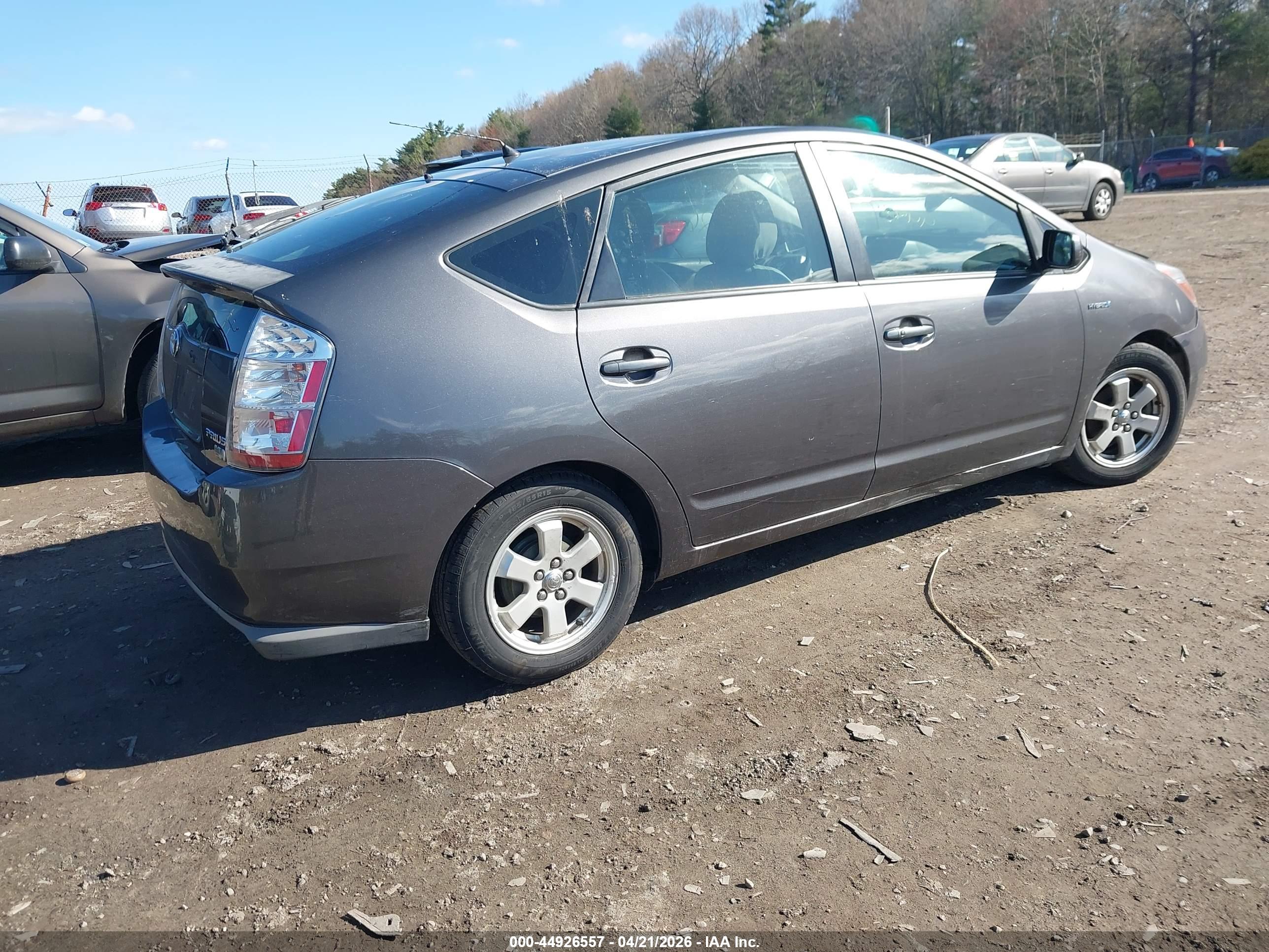 TOYOTA PRIUS image 4