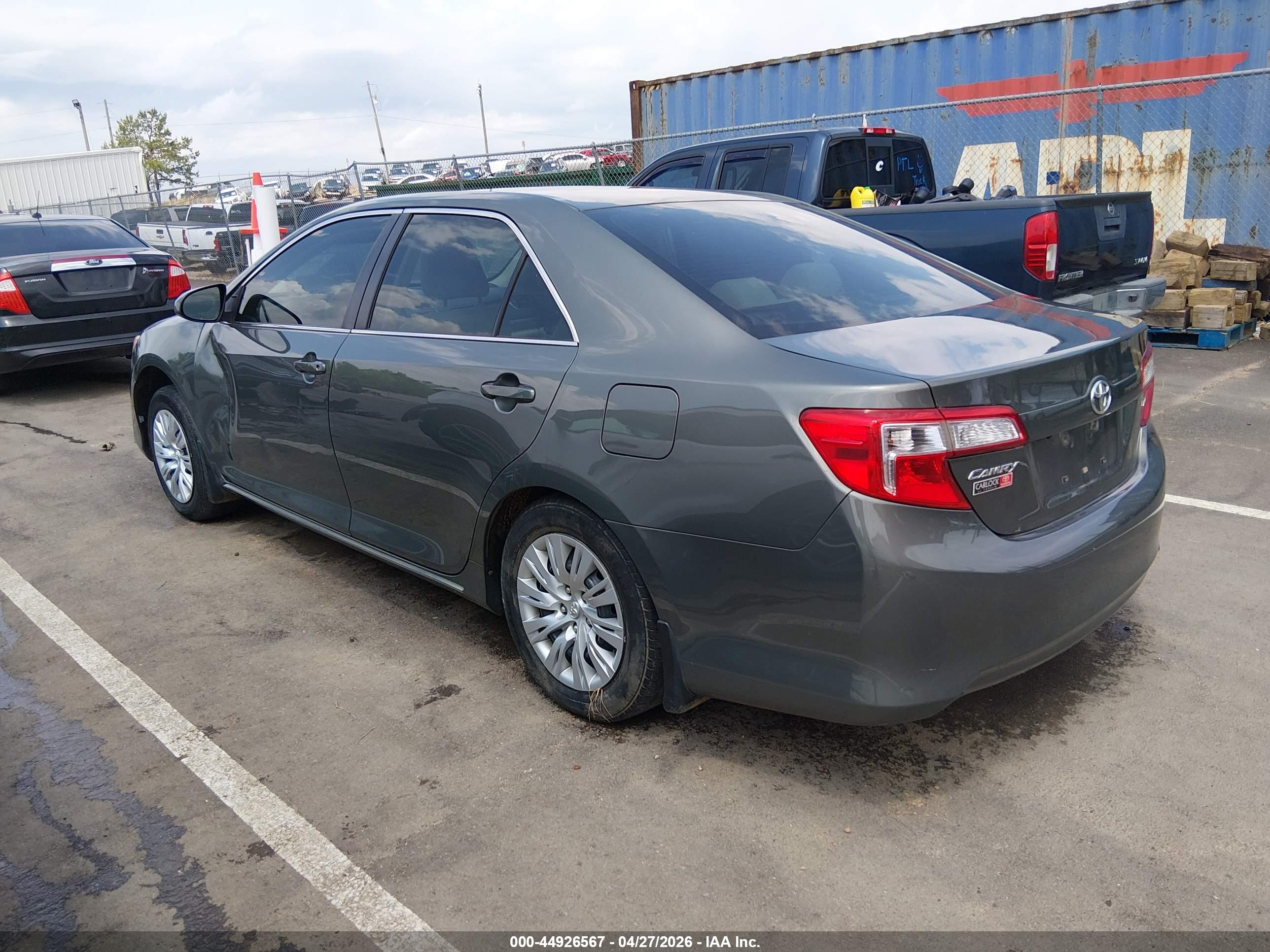 TOYOTA CAMRY image 3