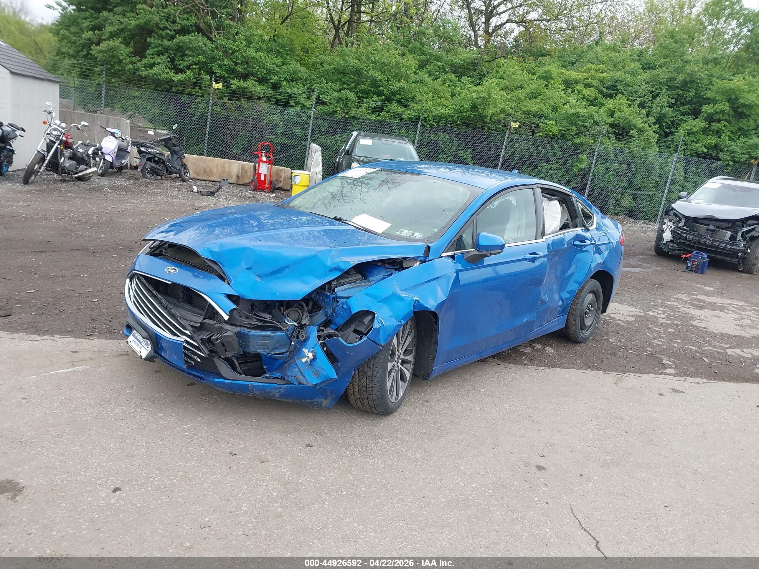 FORD FUSION image 2