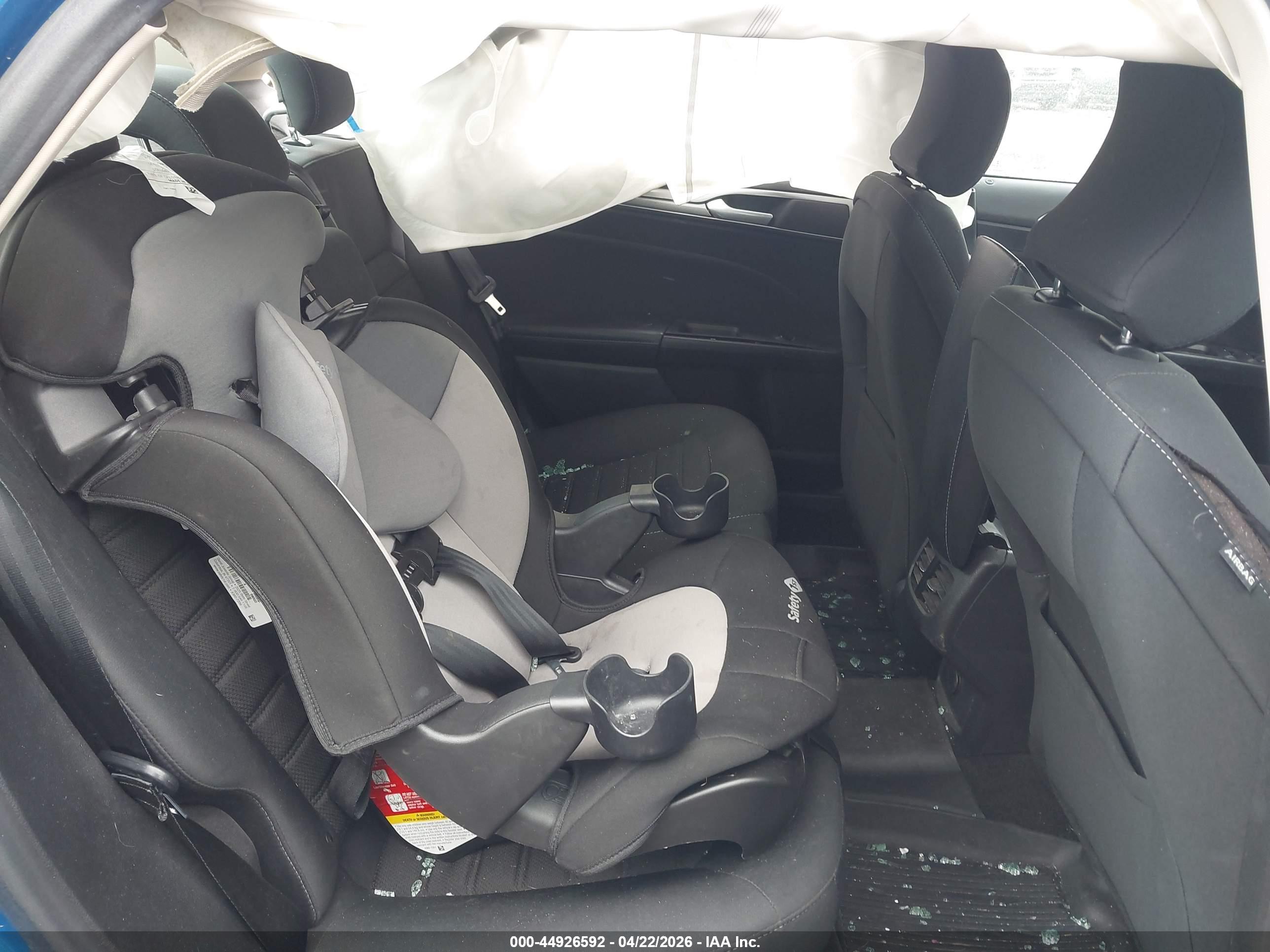 FORD FUSION image 8