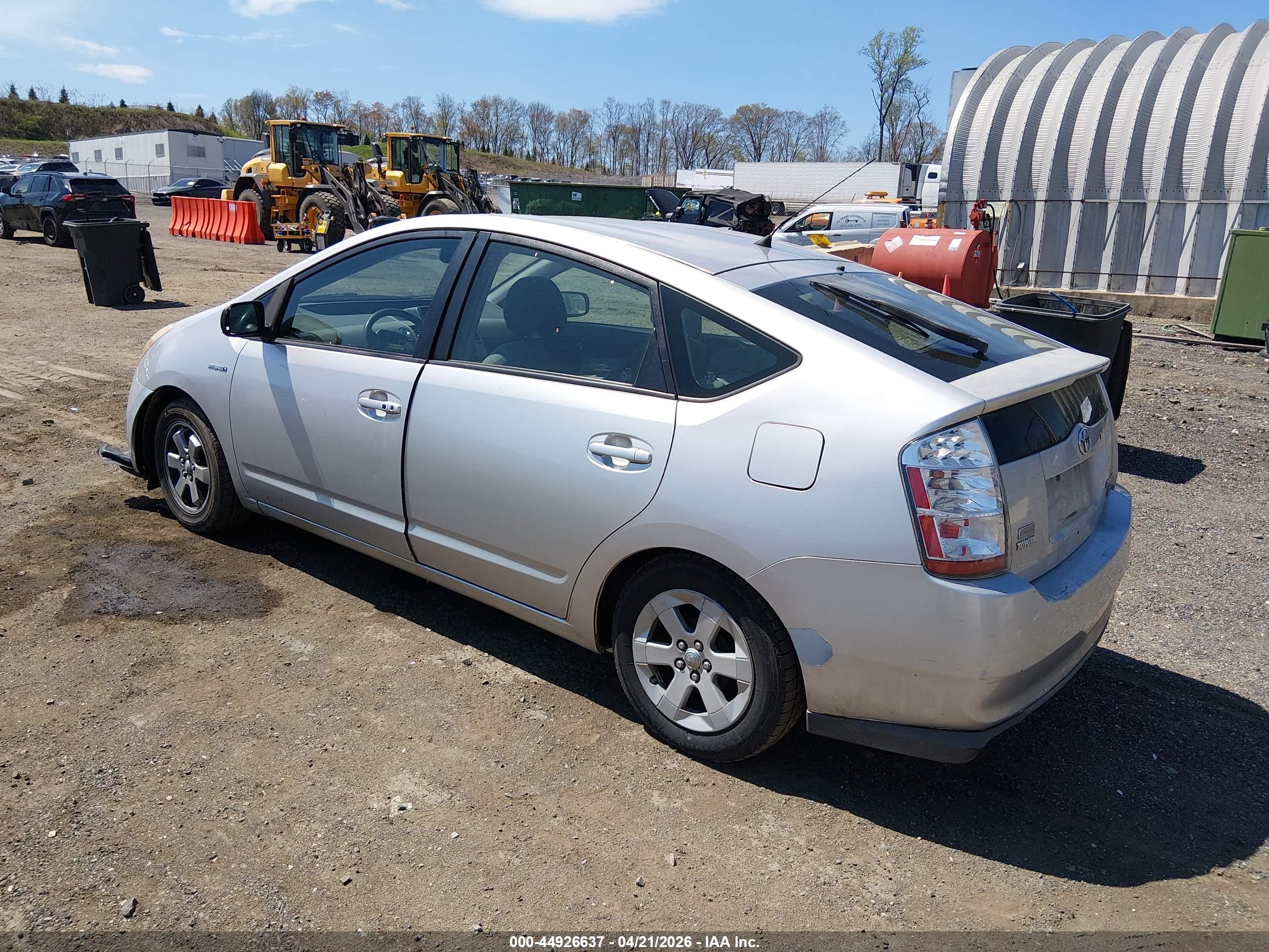 TOYOTA PRIUS image 3