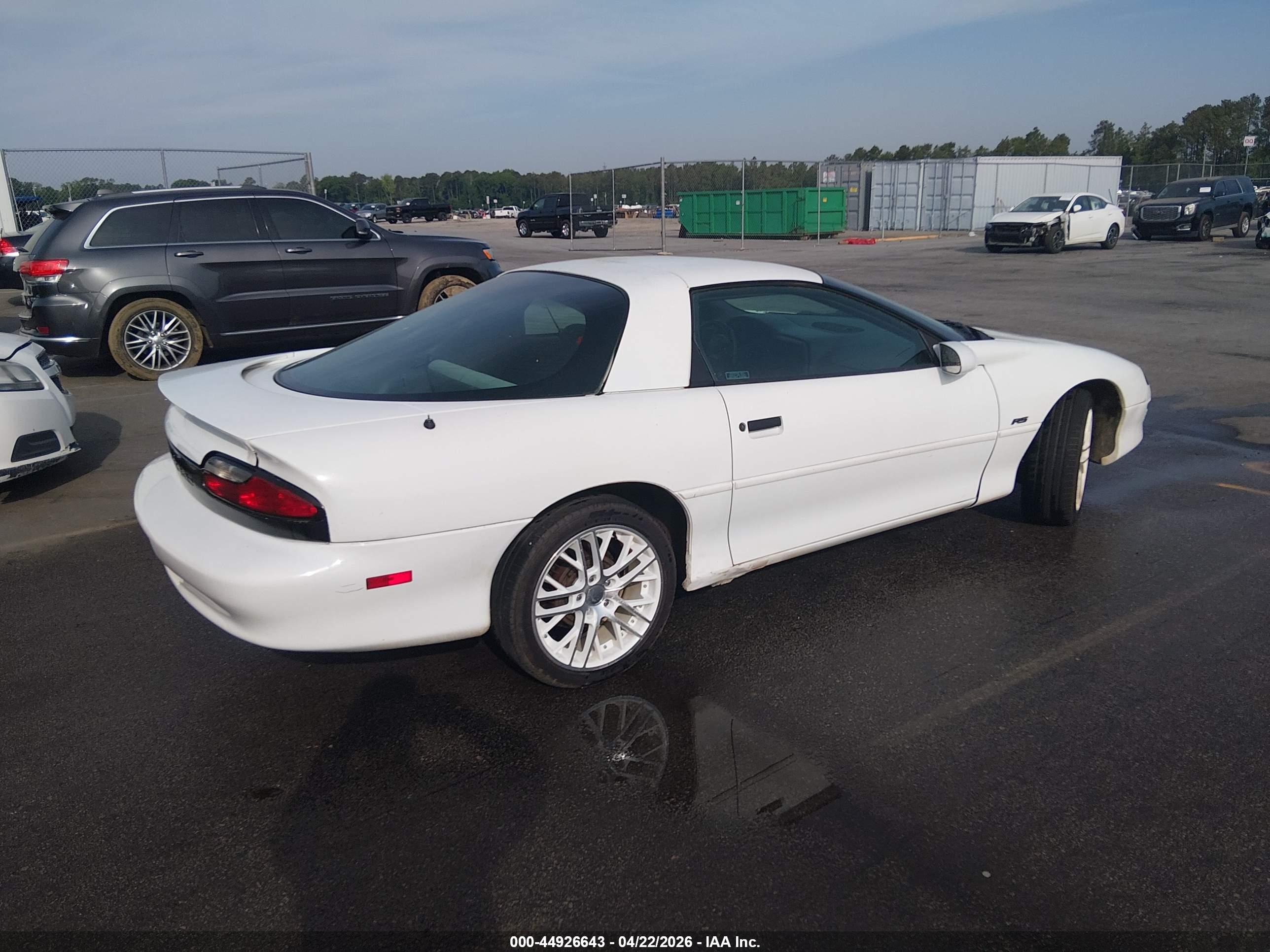 CHEVROLET CAMARO image 4