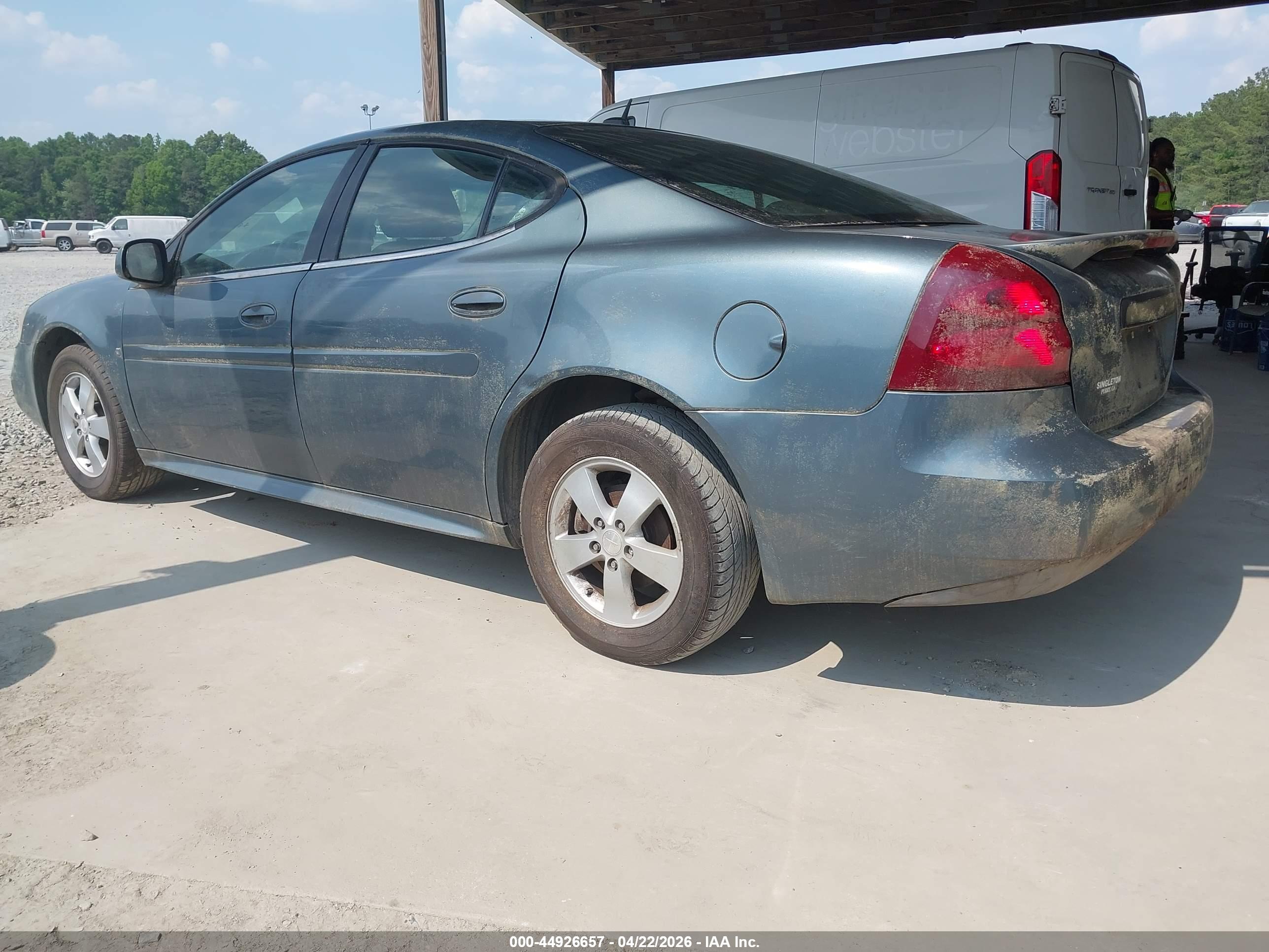 PONTIAC GRAND image 3