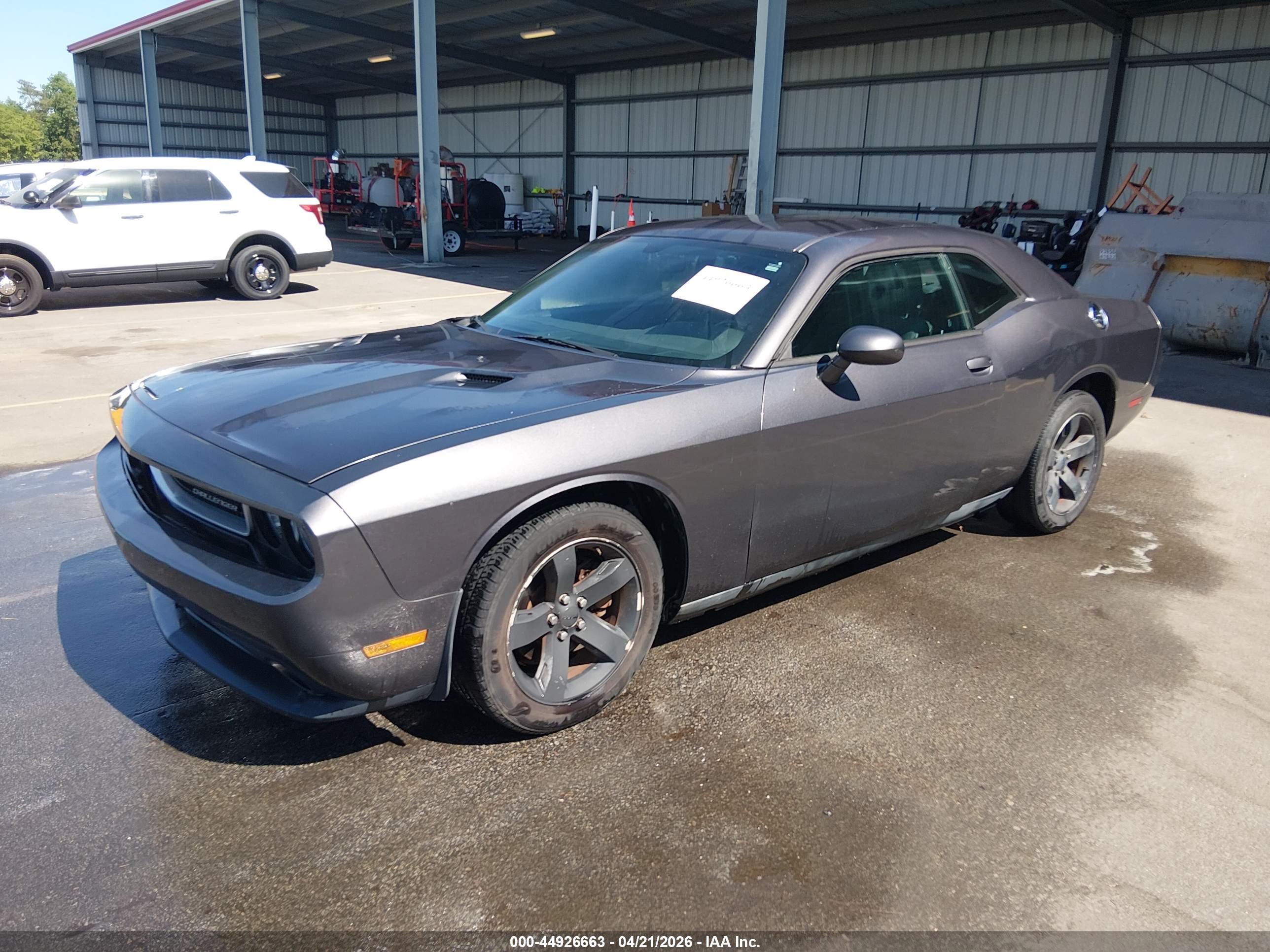 DODGE CHALLENGER image 2