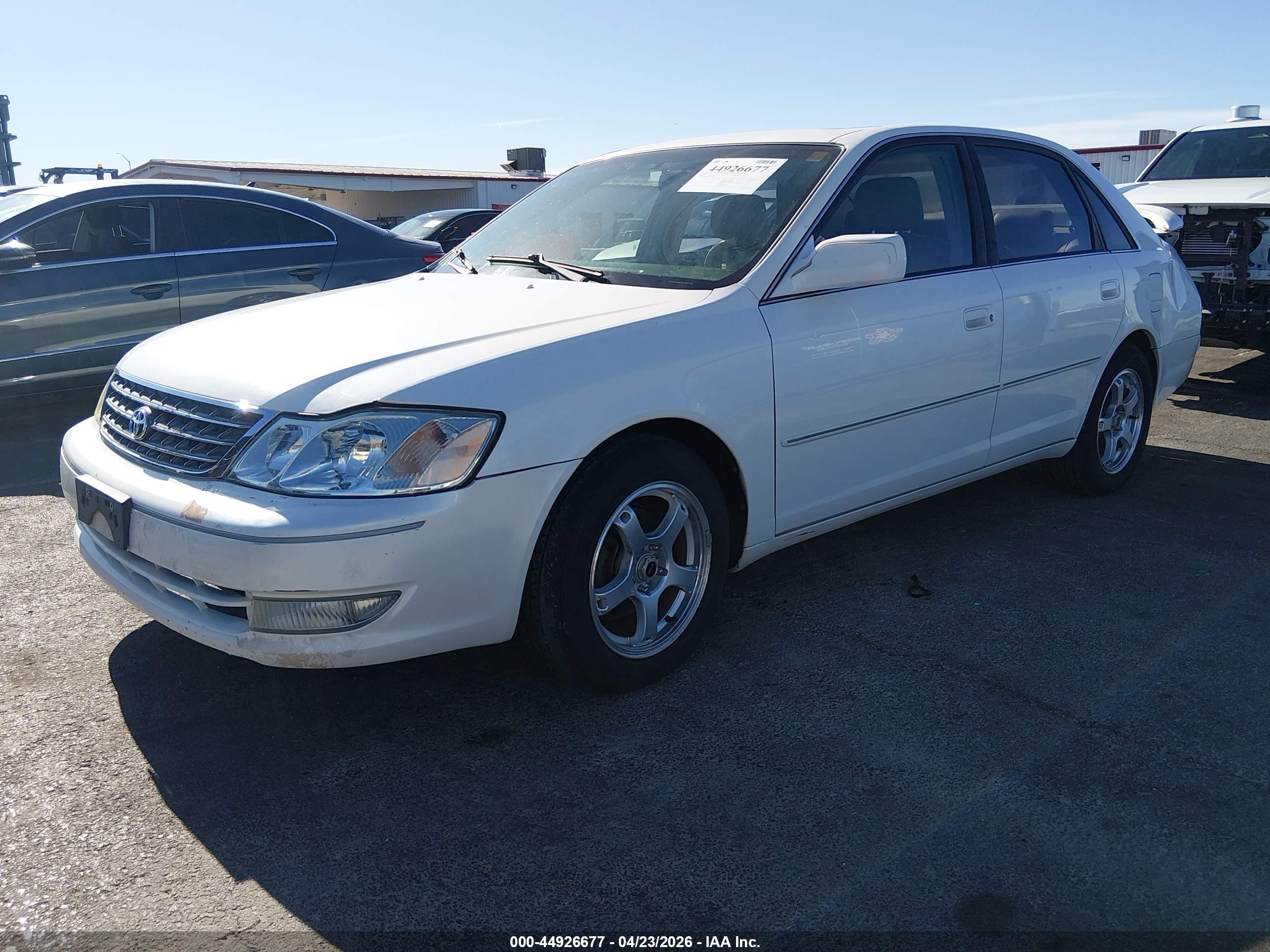 TOYOTA AVALON image 2