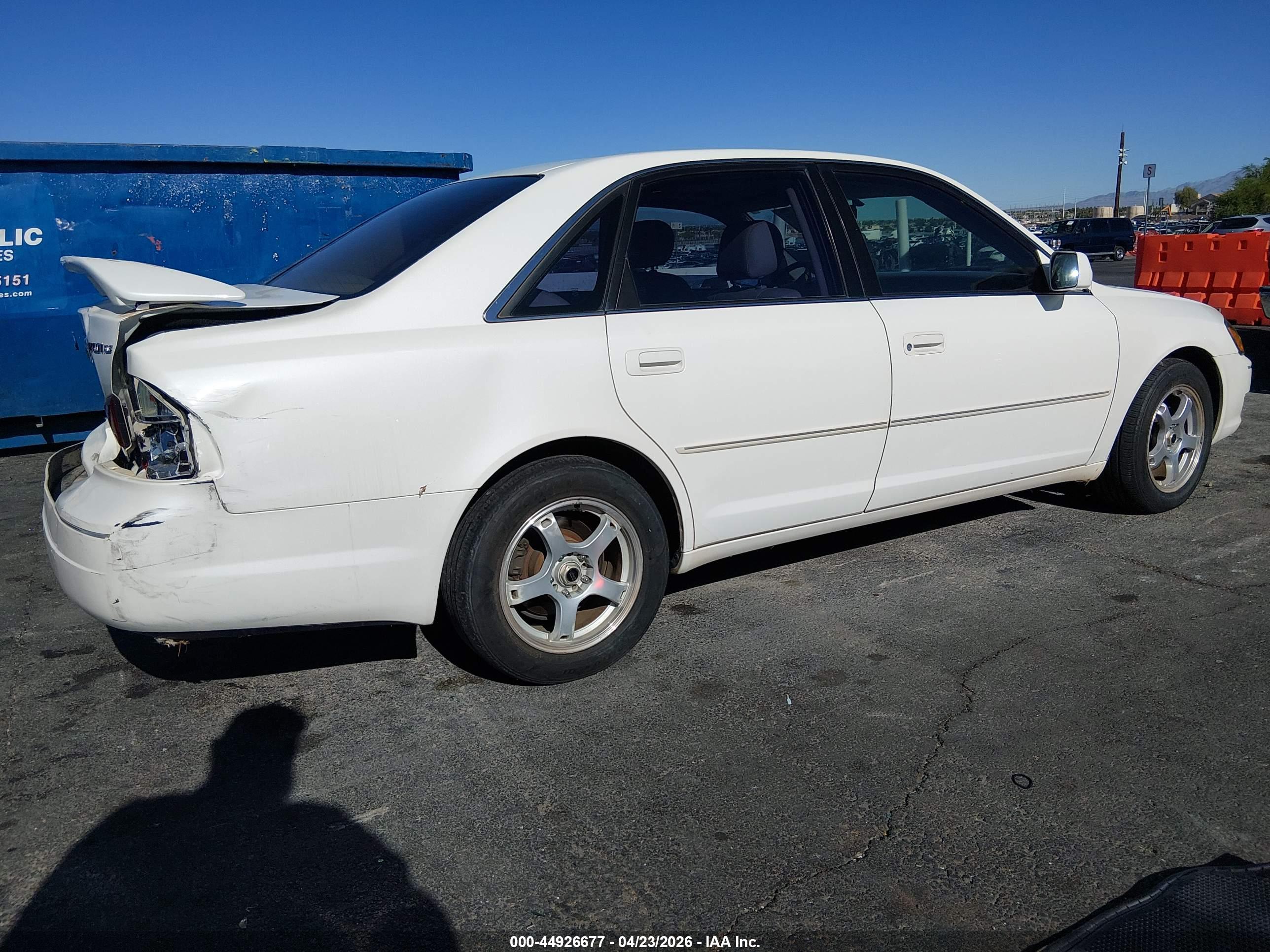 TOYOTA AVALON image 4