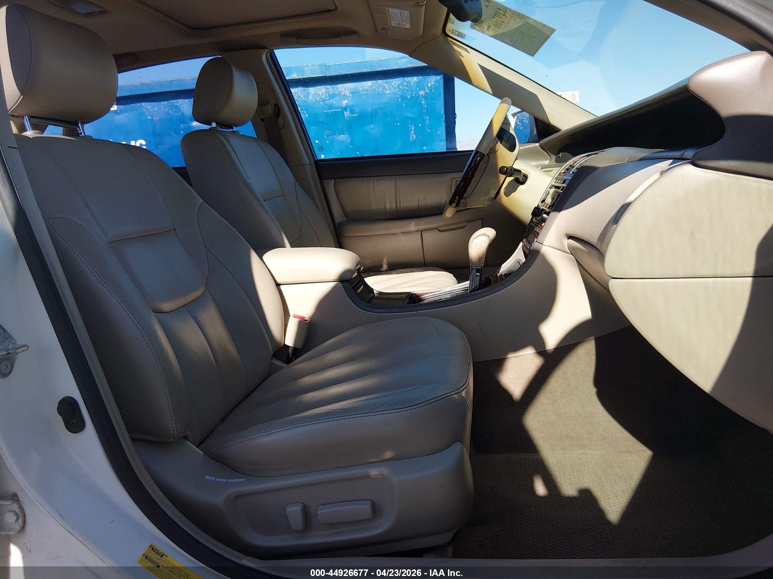 TOYOTA AVALON image 5