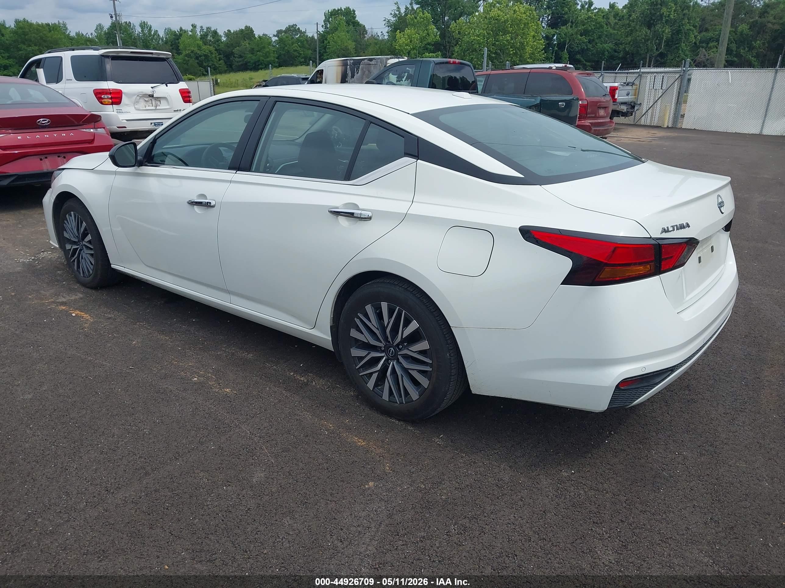 NISSAN ALTIMA image 3