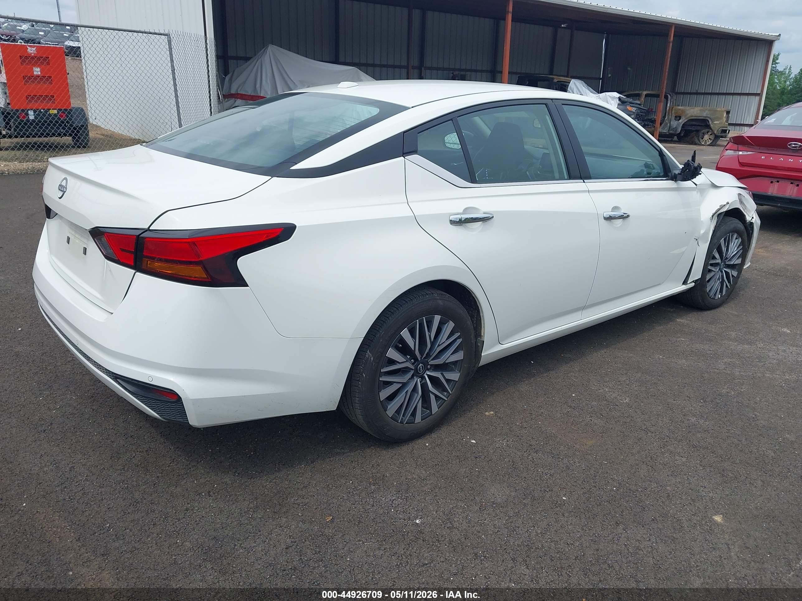 NISSAN ALTIMA image 4