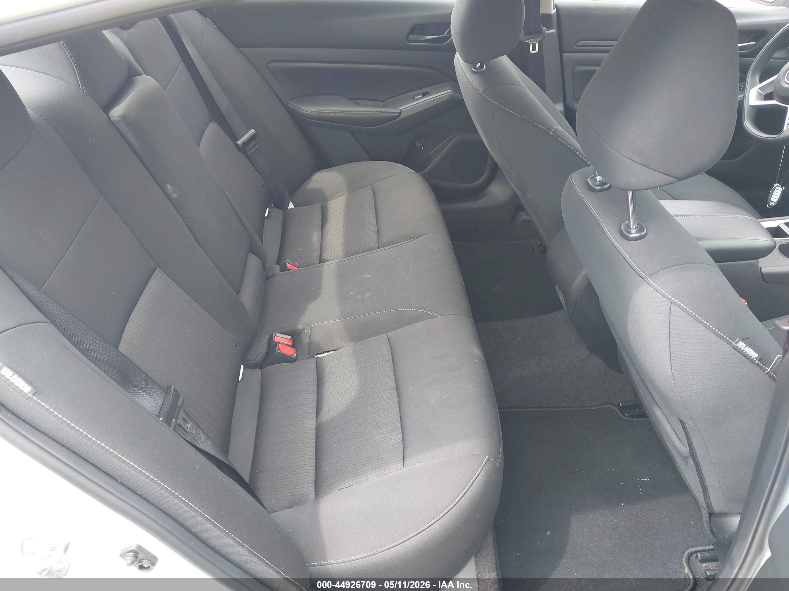 NISSAN ALTIMA image 8
