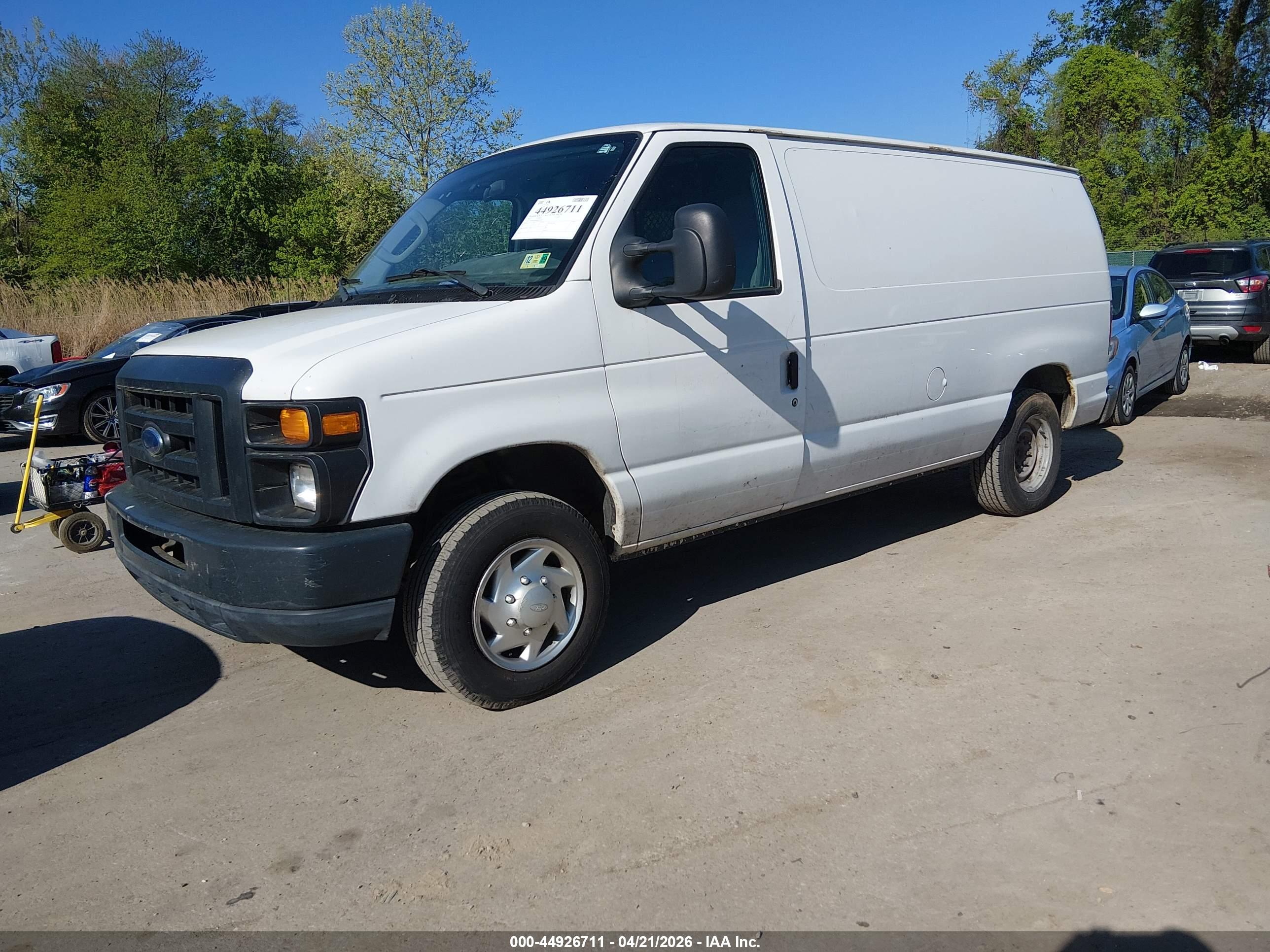 FORD E-150 image 2