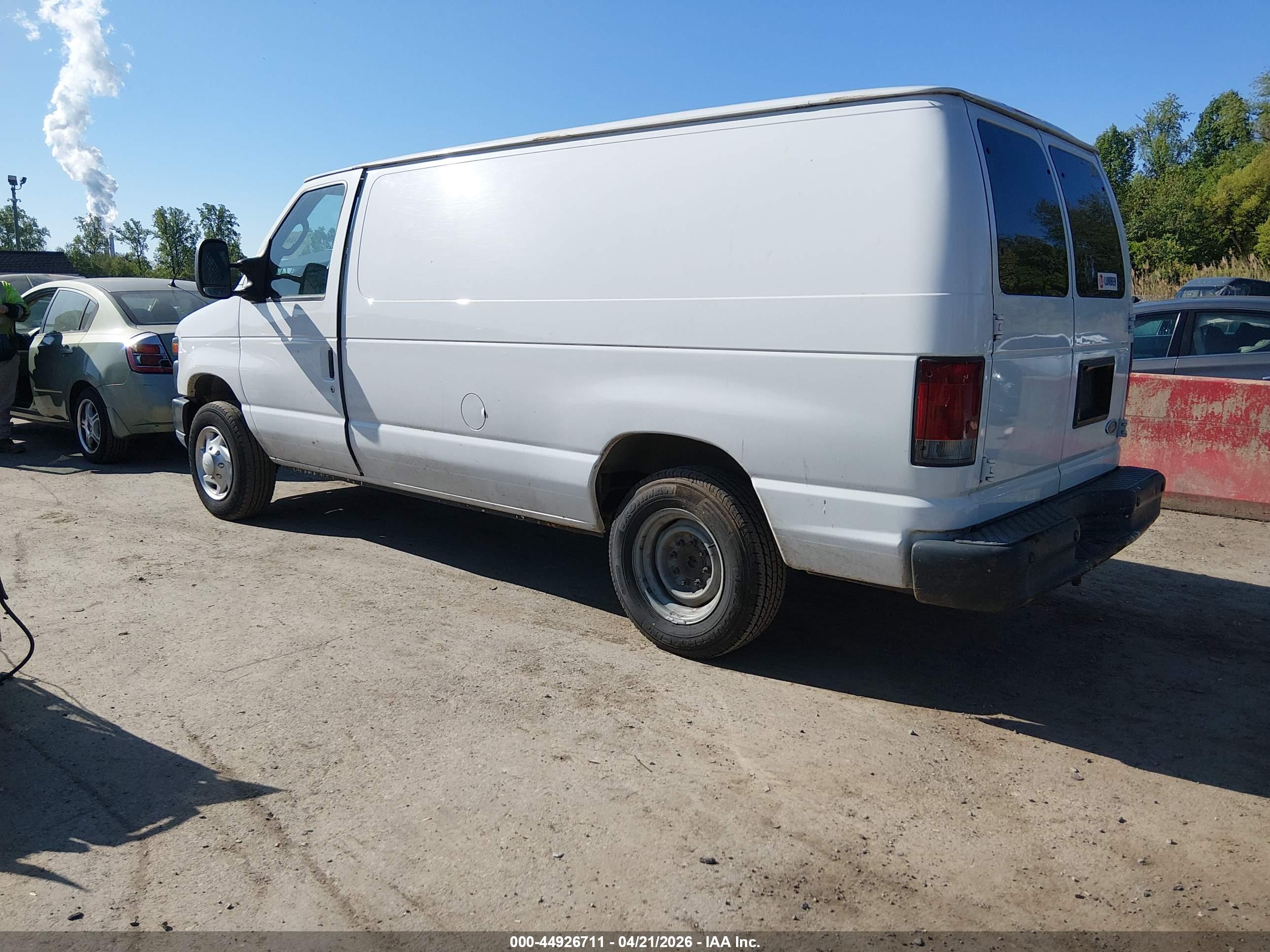 FORD E-150 image 3