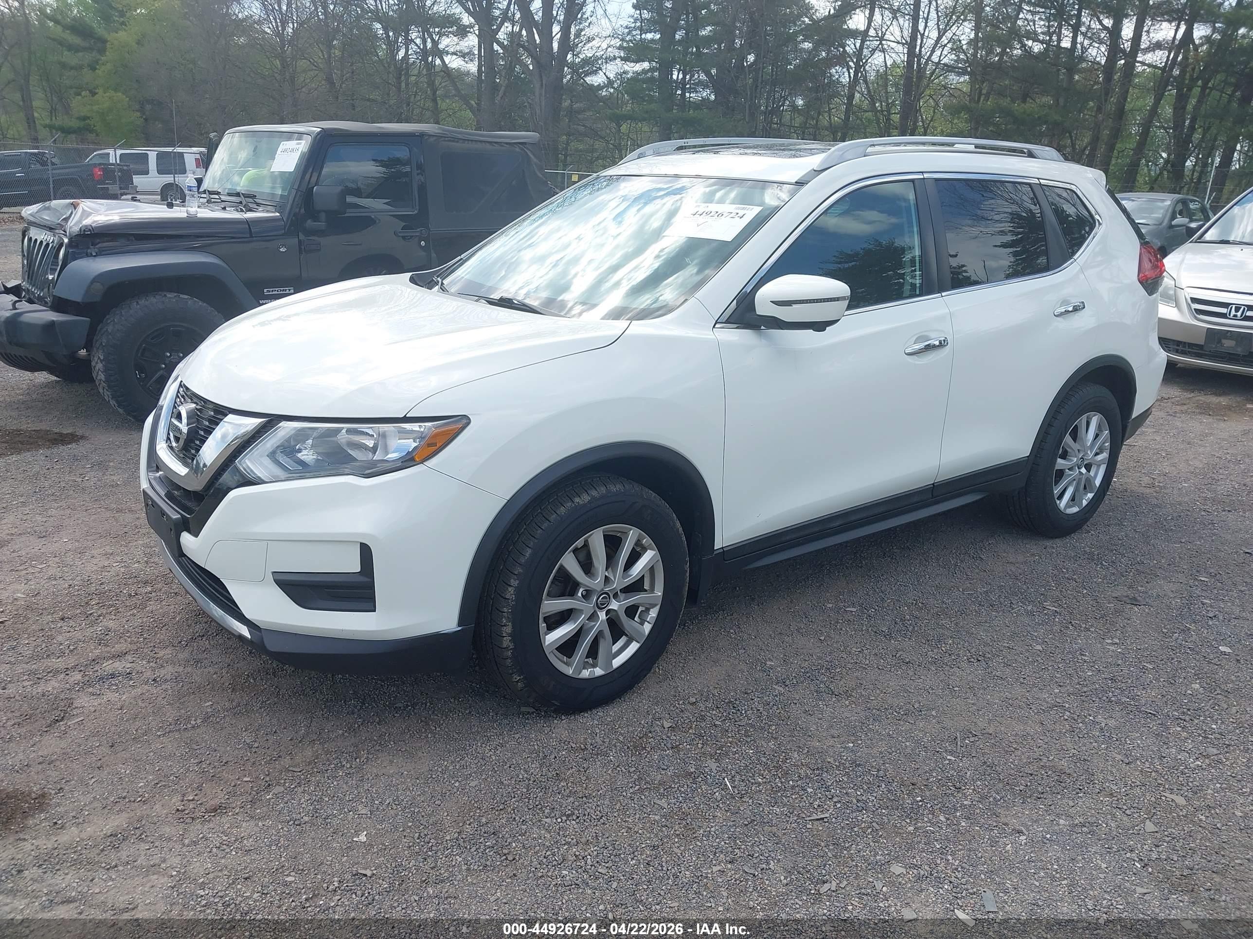 NISSAN ROGUE image 2