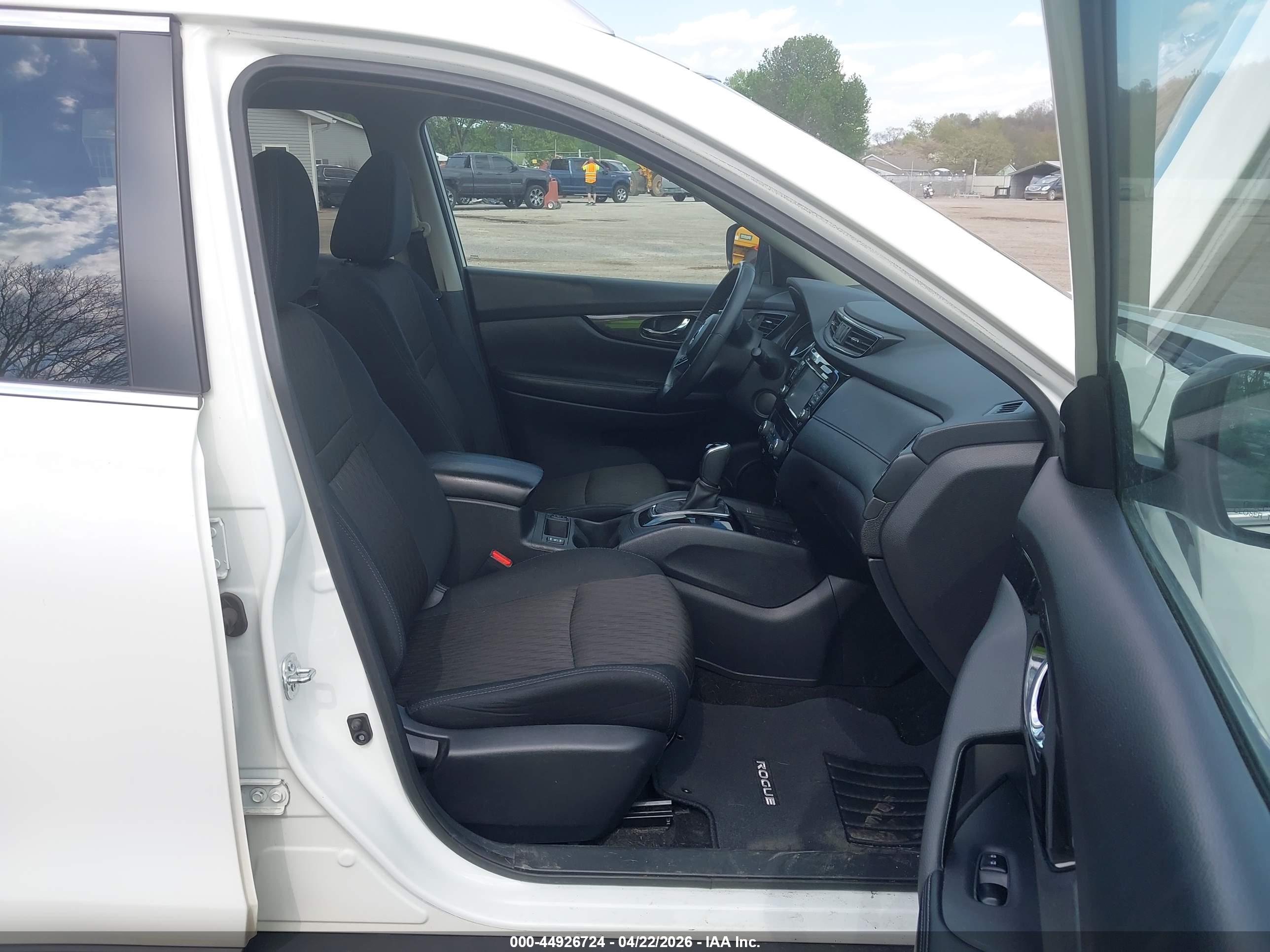 NISSAN ROGUE image 5