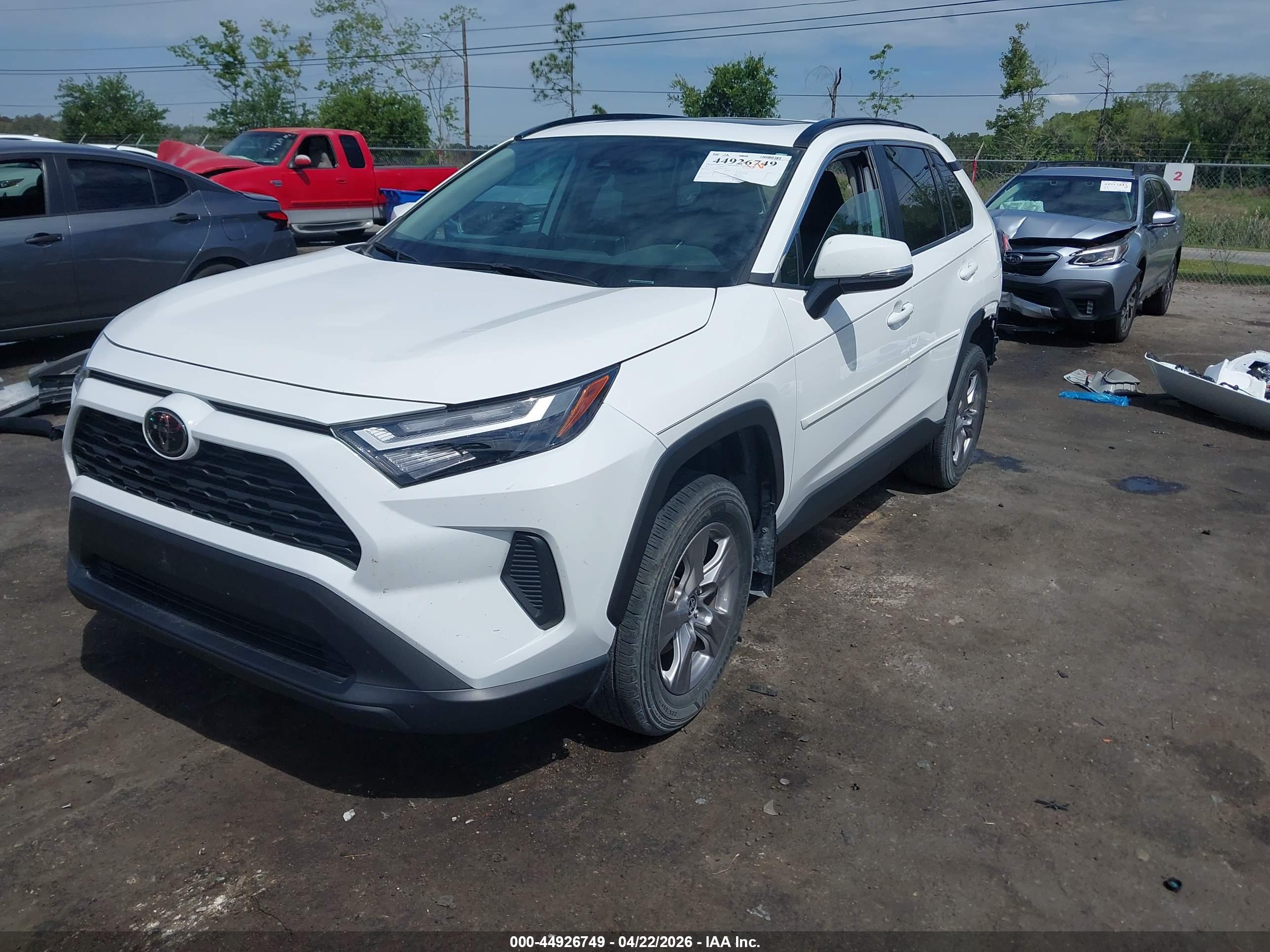 TOYOTA RAV4 image 2