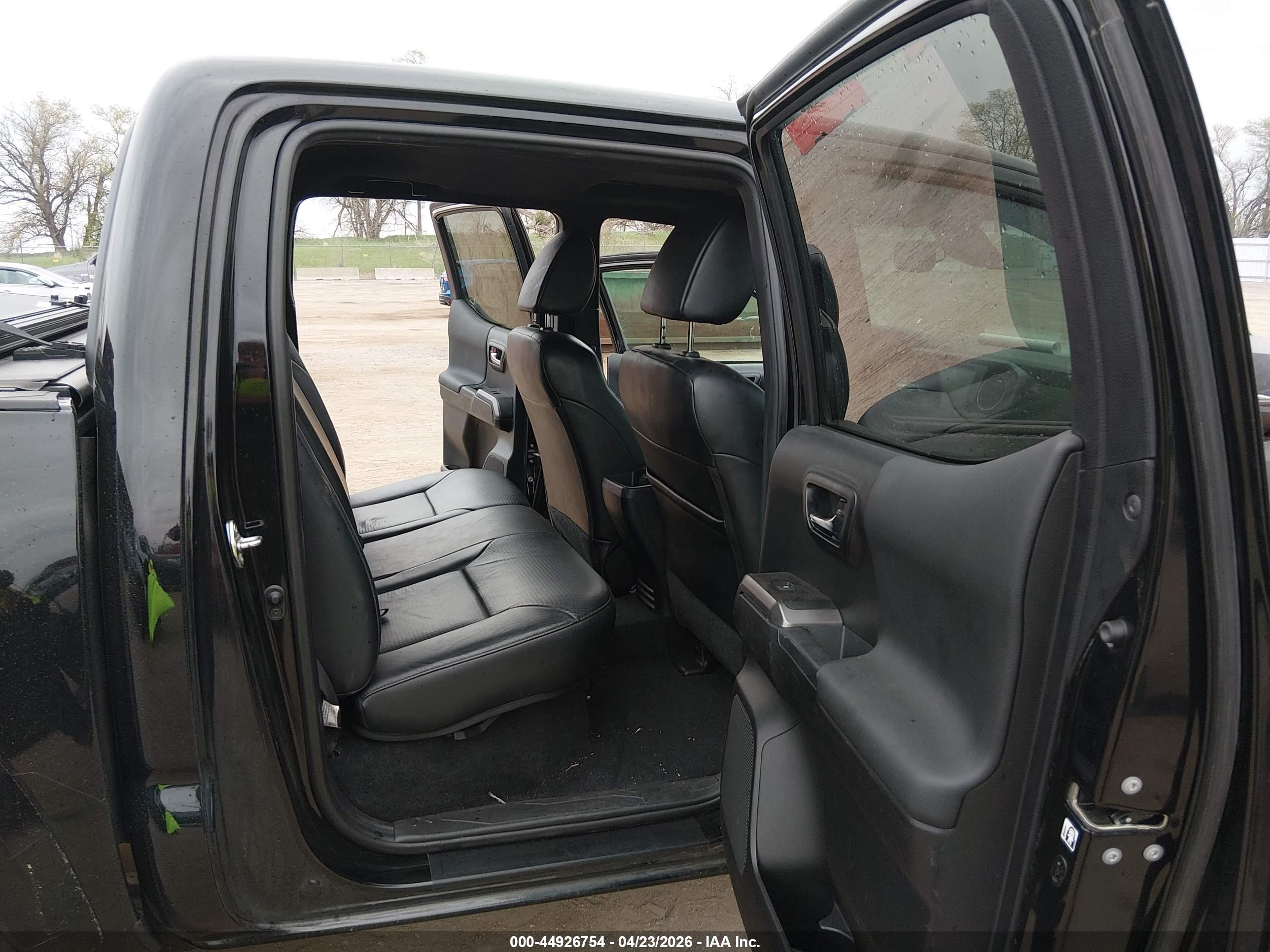 TOYOTA TACOMA image 8