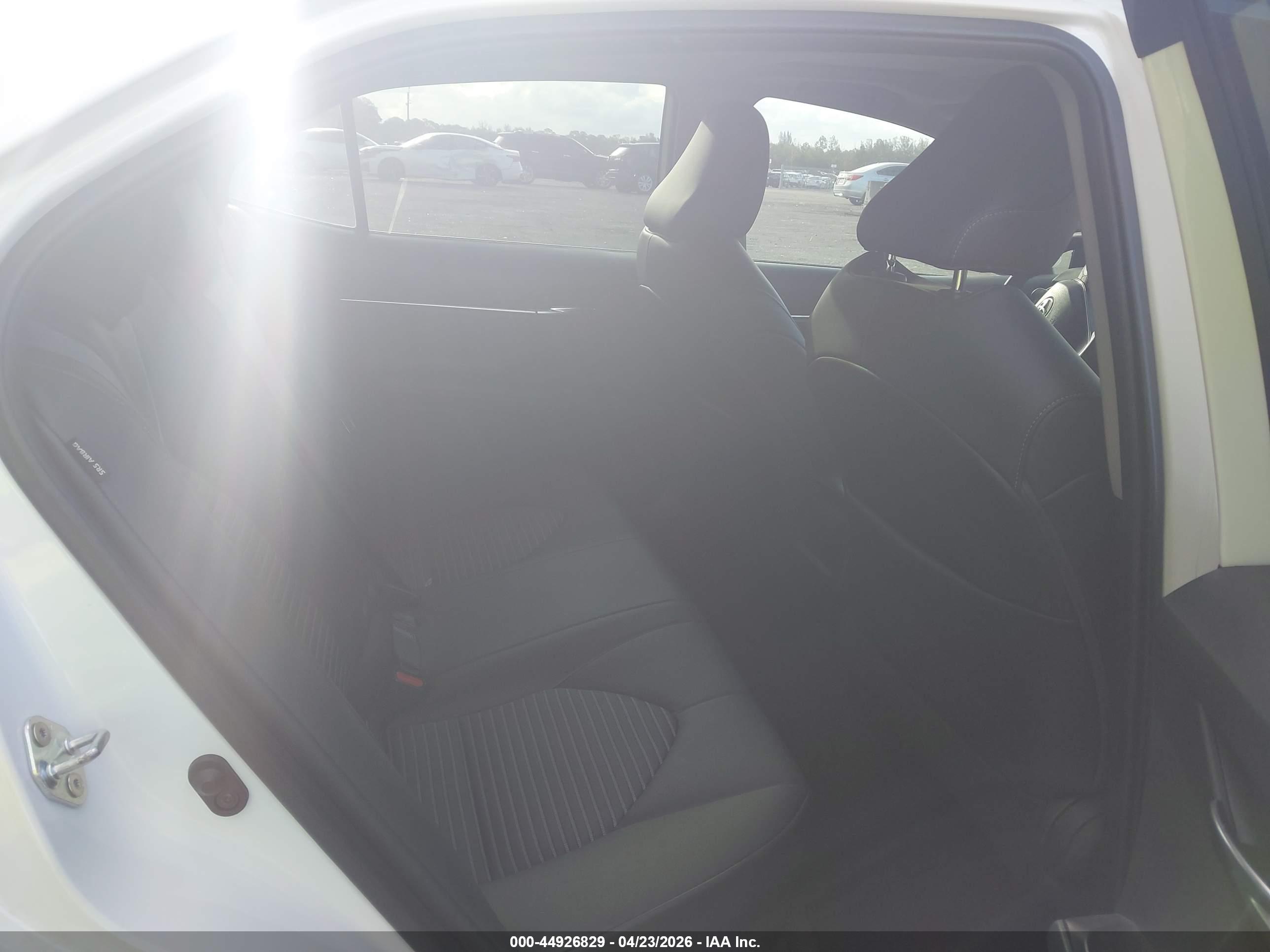 TOYOTA CAMRY image 8
