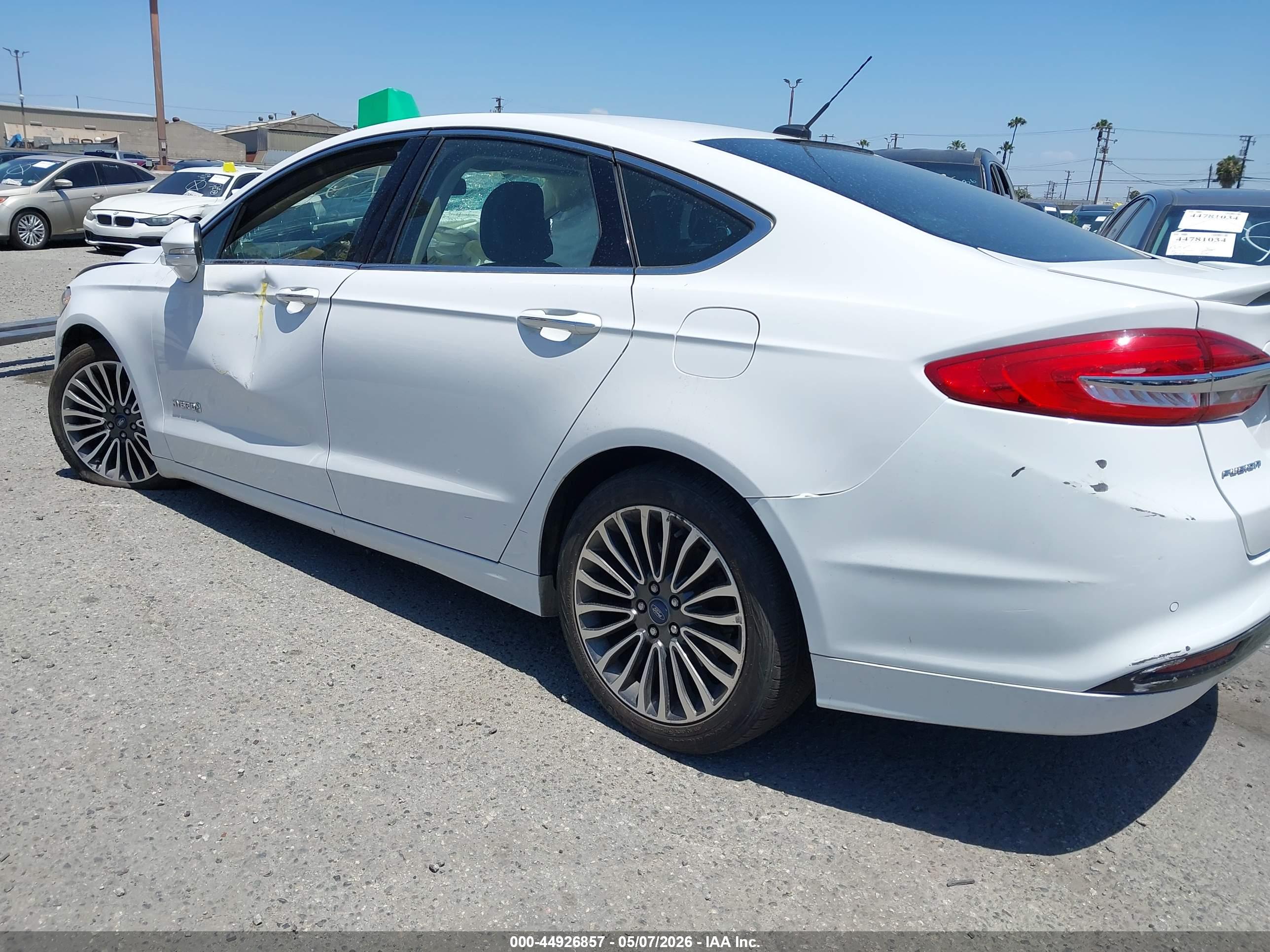 FORD FUSION image 3