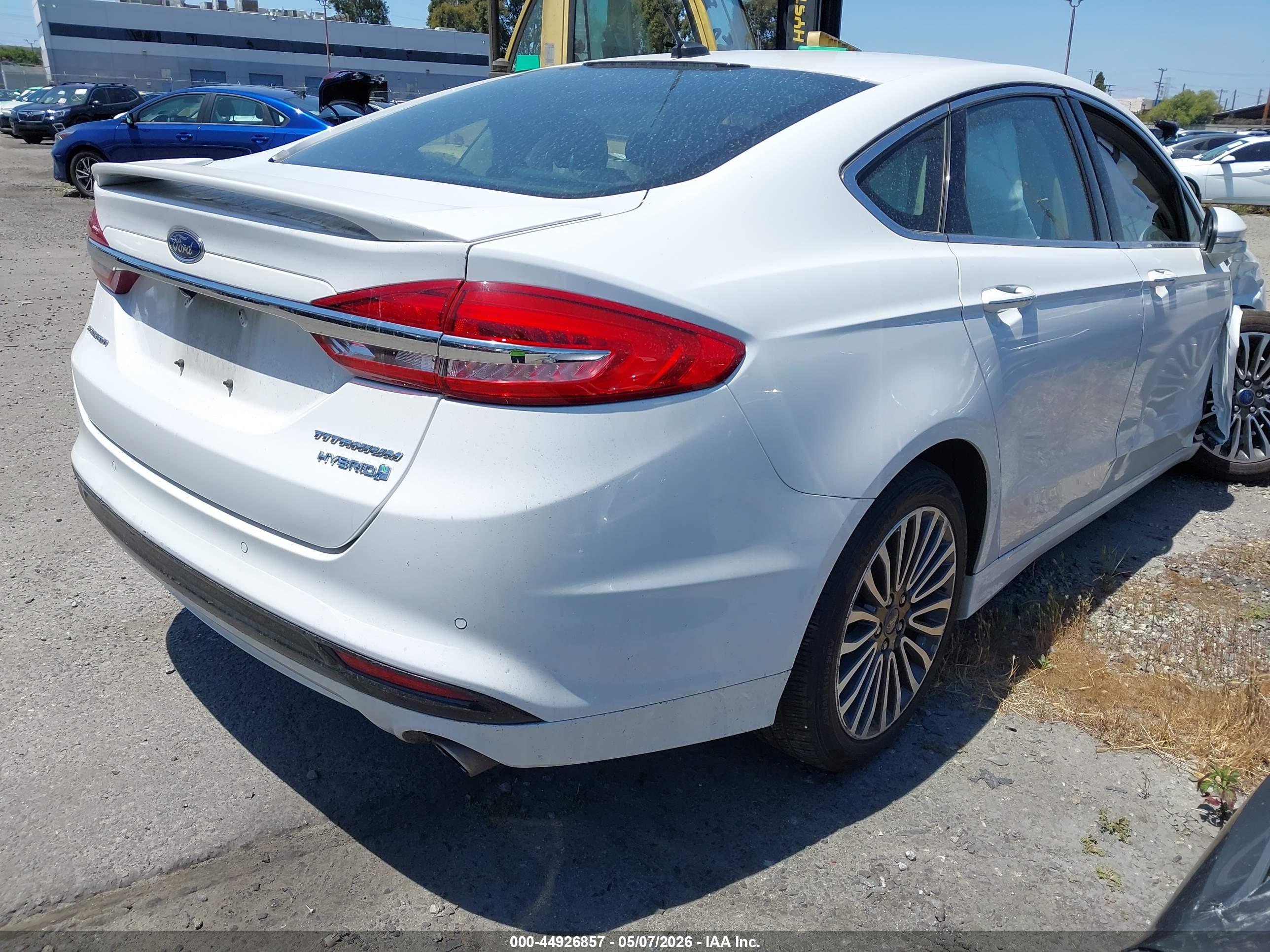 FORD FUSION image 4