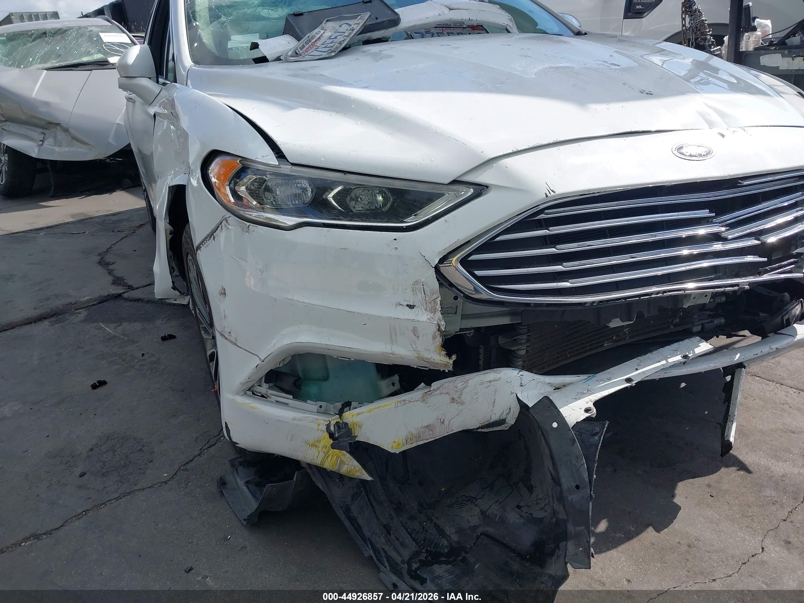 FORD FUSION image 6