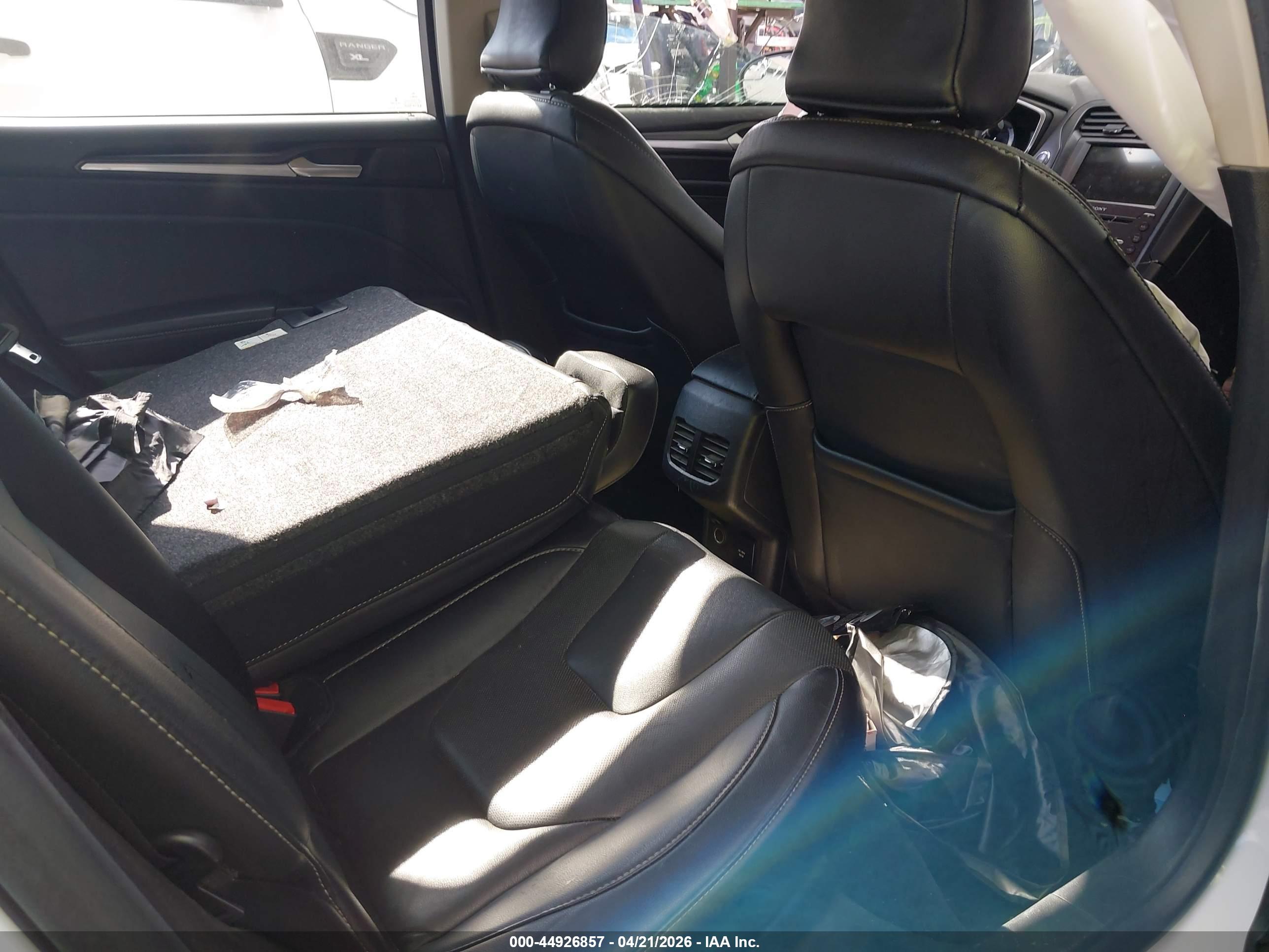 FORD FUSION image 8