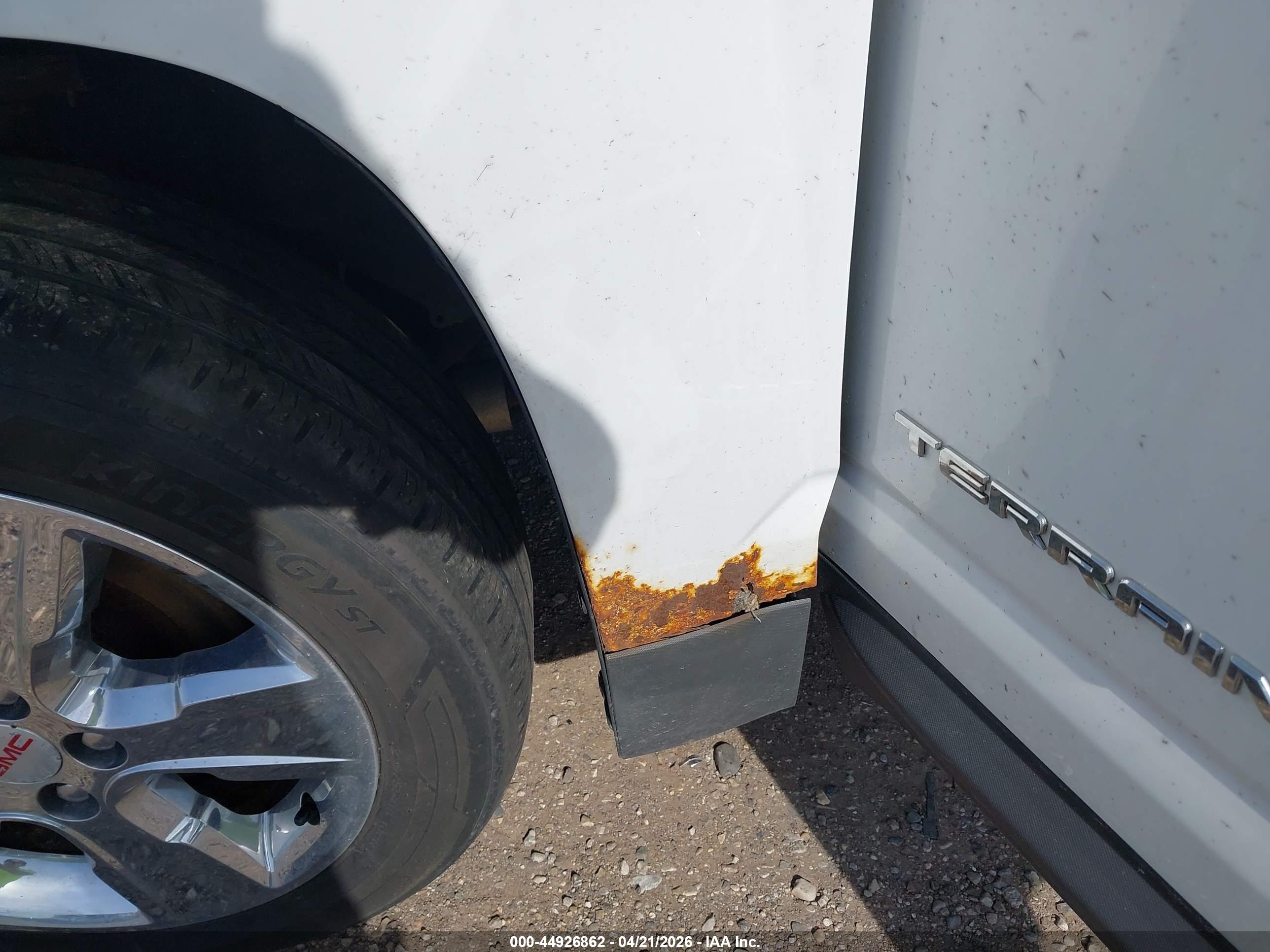 GMC TERRAIN image 6