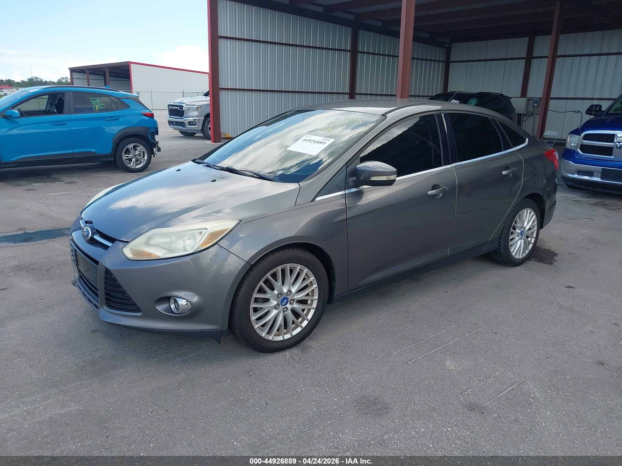 FORD FOCUS image 2