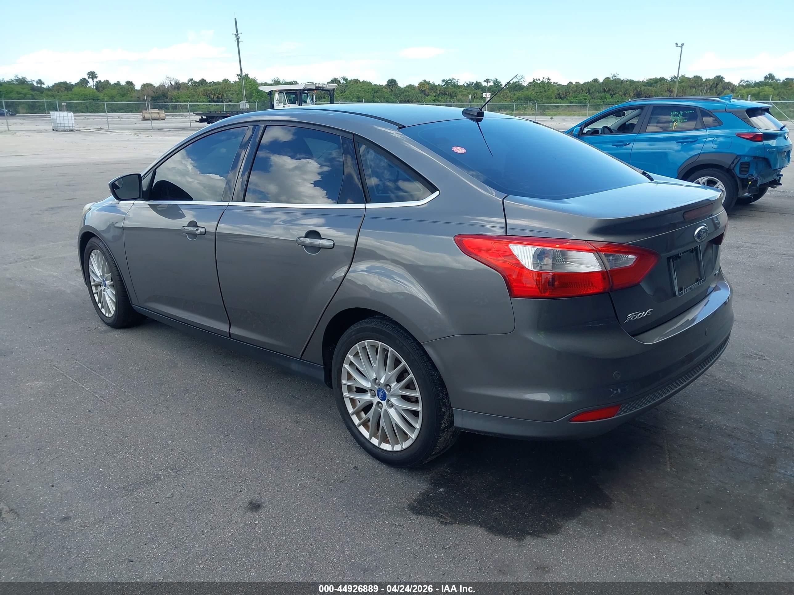 FORD FOCUS image 3
