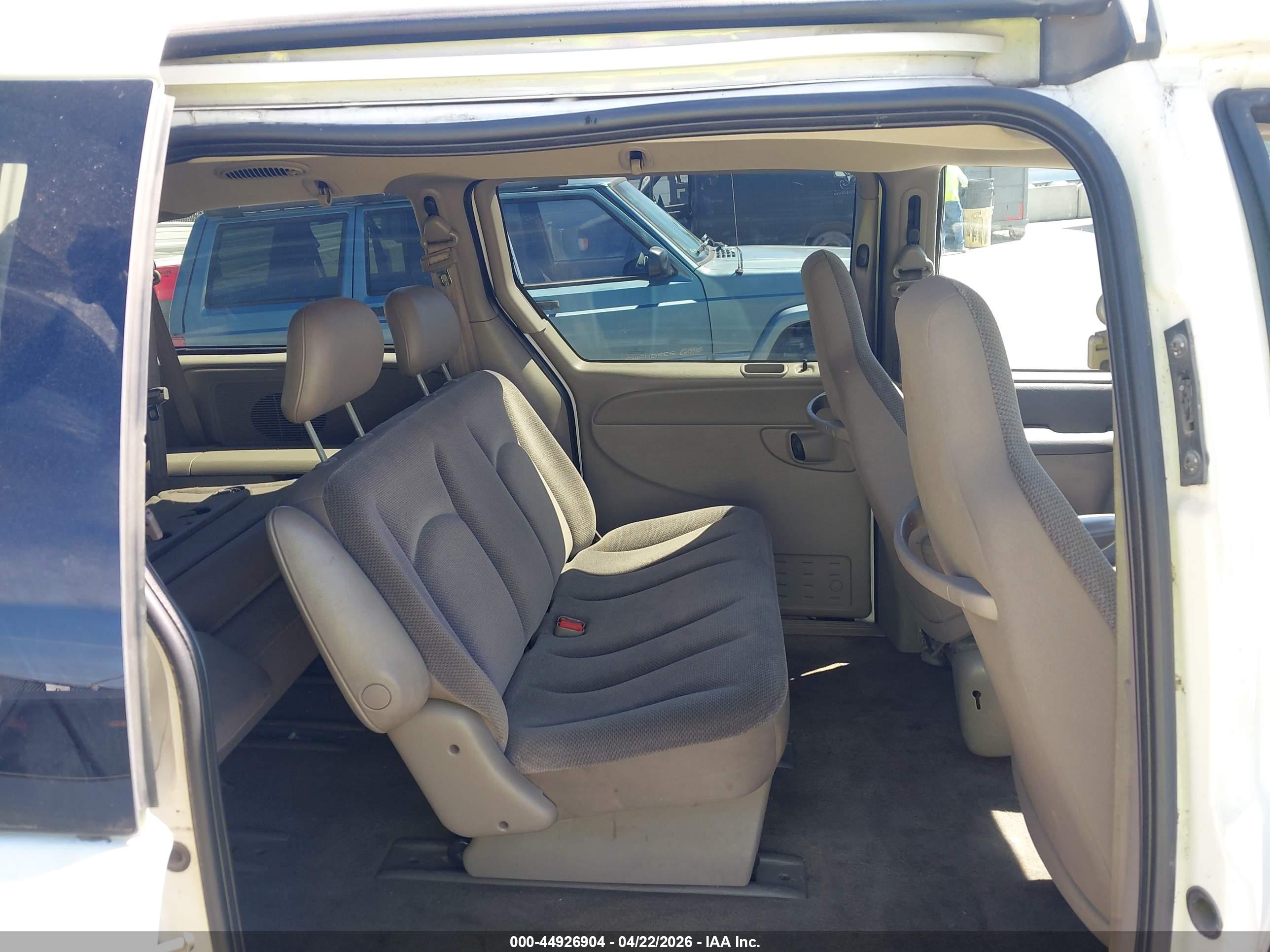 DODGE GRAND image 8