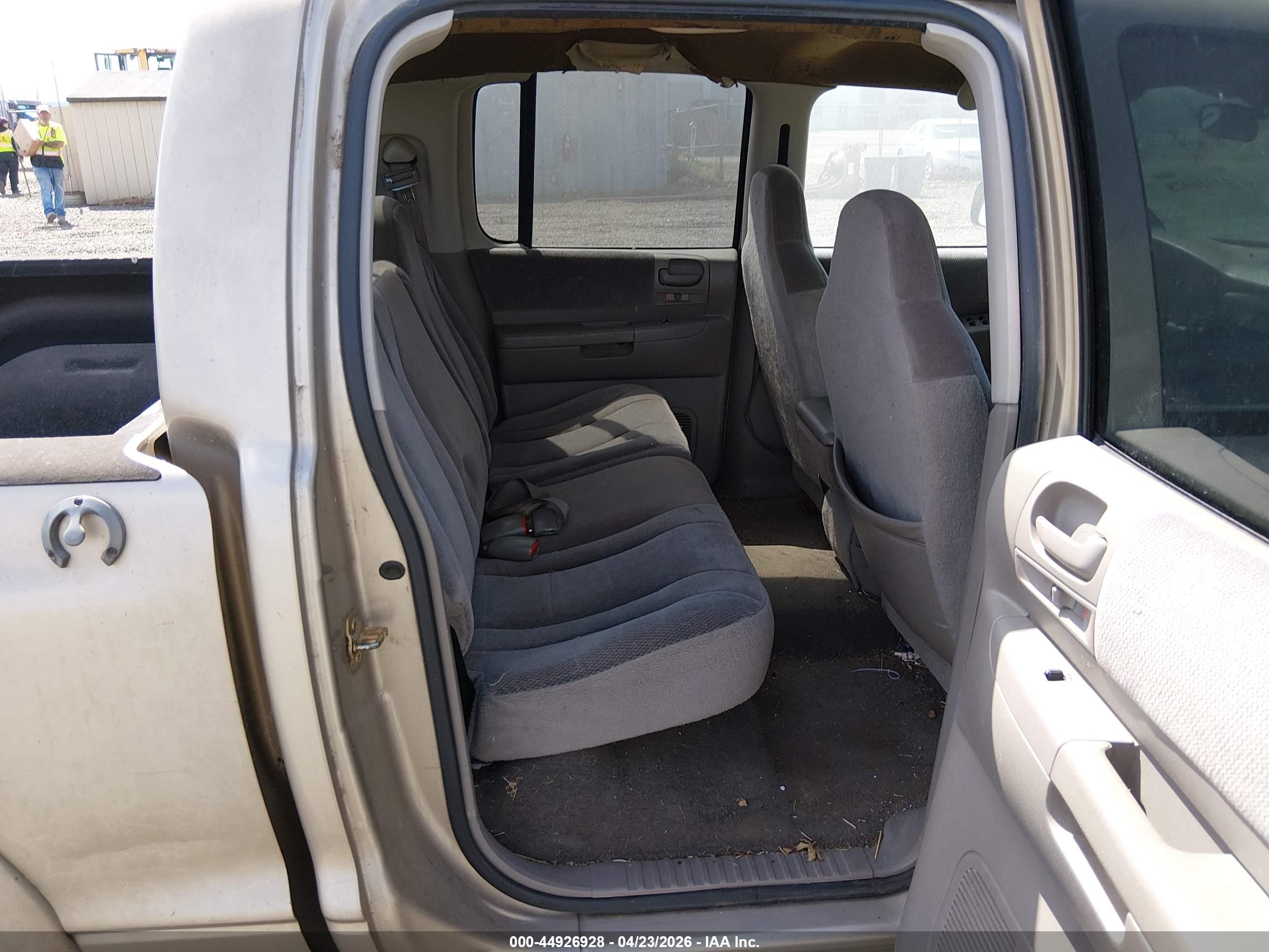 DODGE DAKOTA image 8