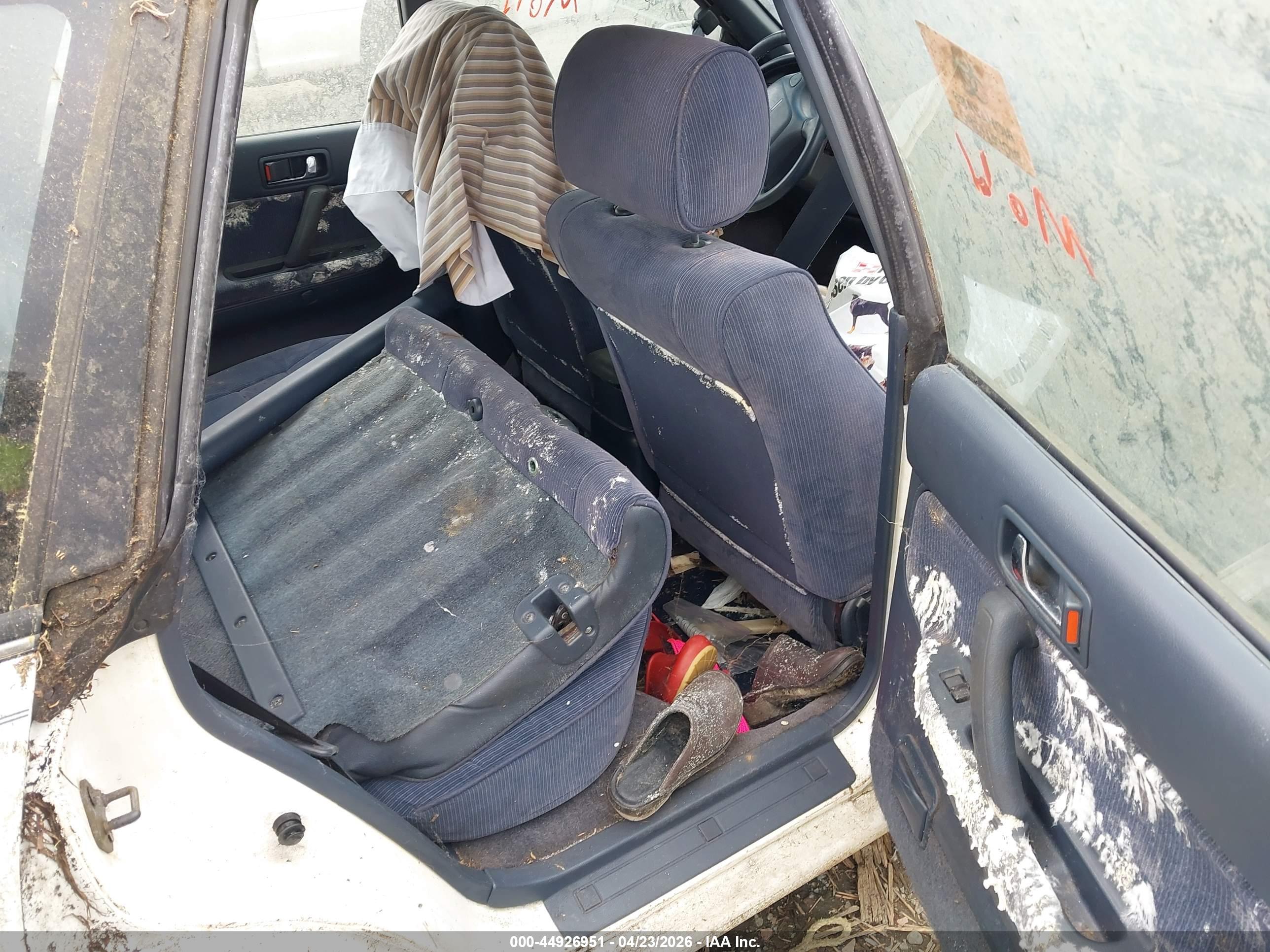 SUBARU LEGACY image 8