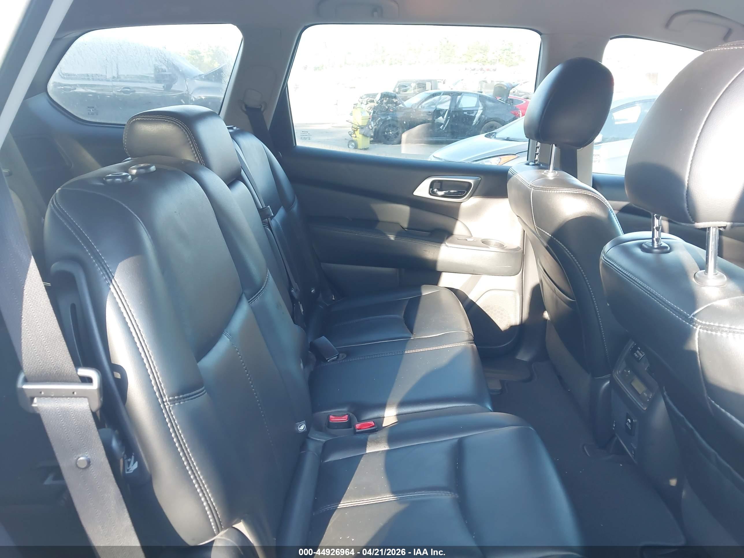 NISSAN PATHFINDER image 8