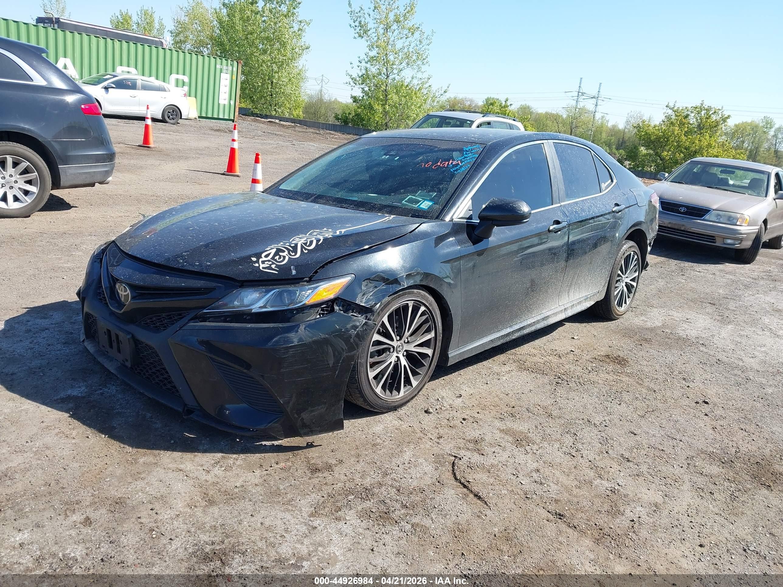 TOYOTA CAMRY image 2