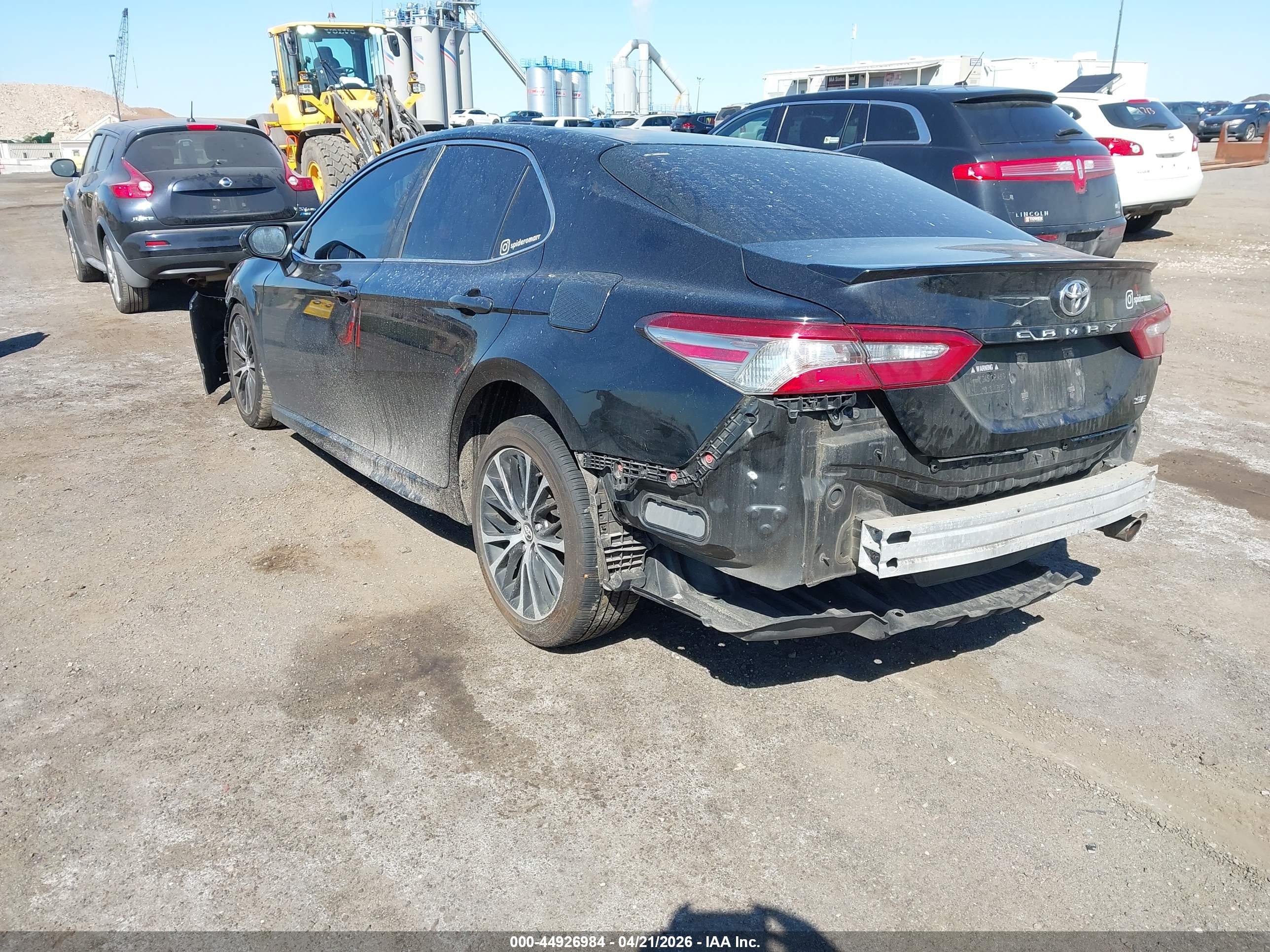 TOYOTA CAMRY image 3