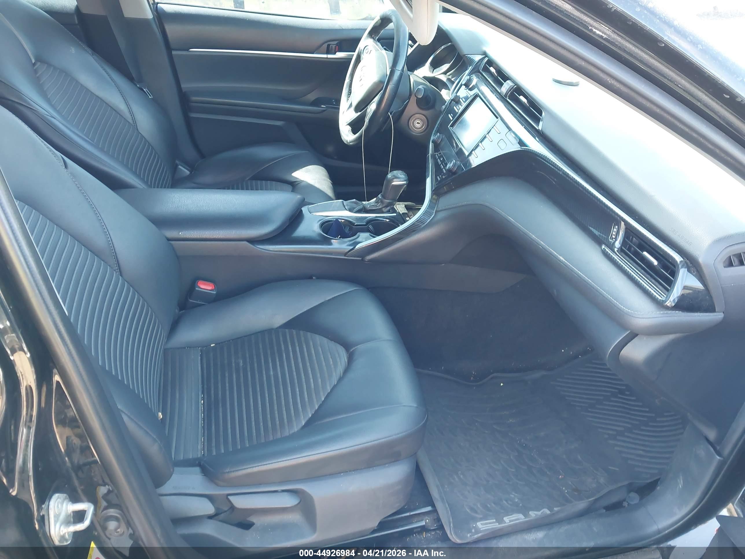 TOYOTA CAMRY image 5