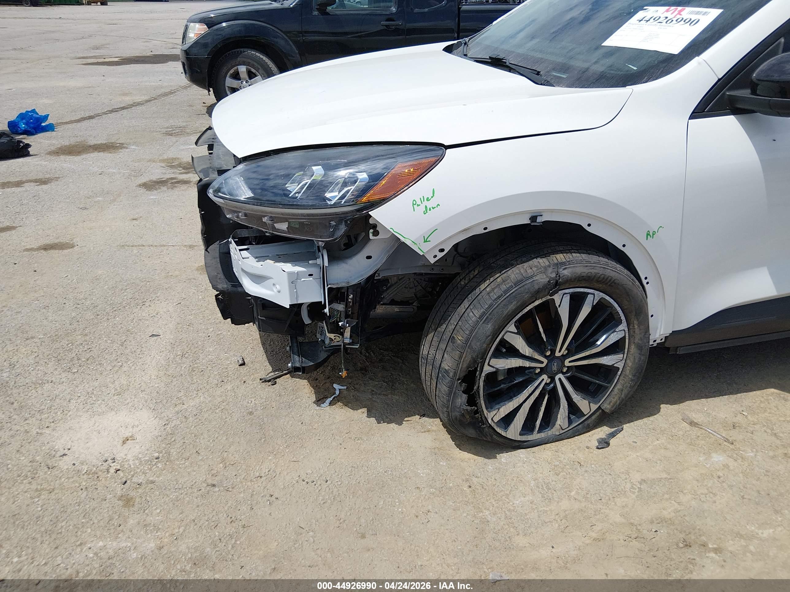 FORD ESCAPE image 6