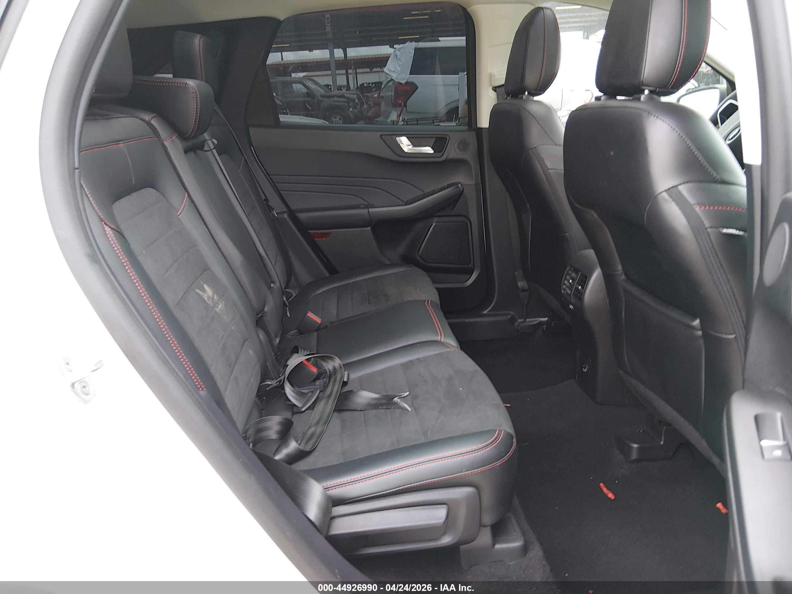 FORD ESCAPE image 8