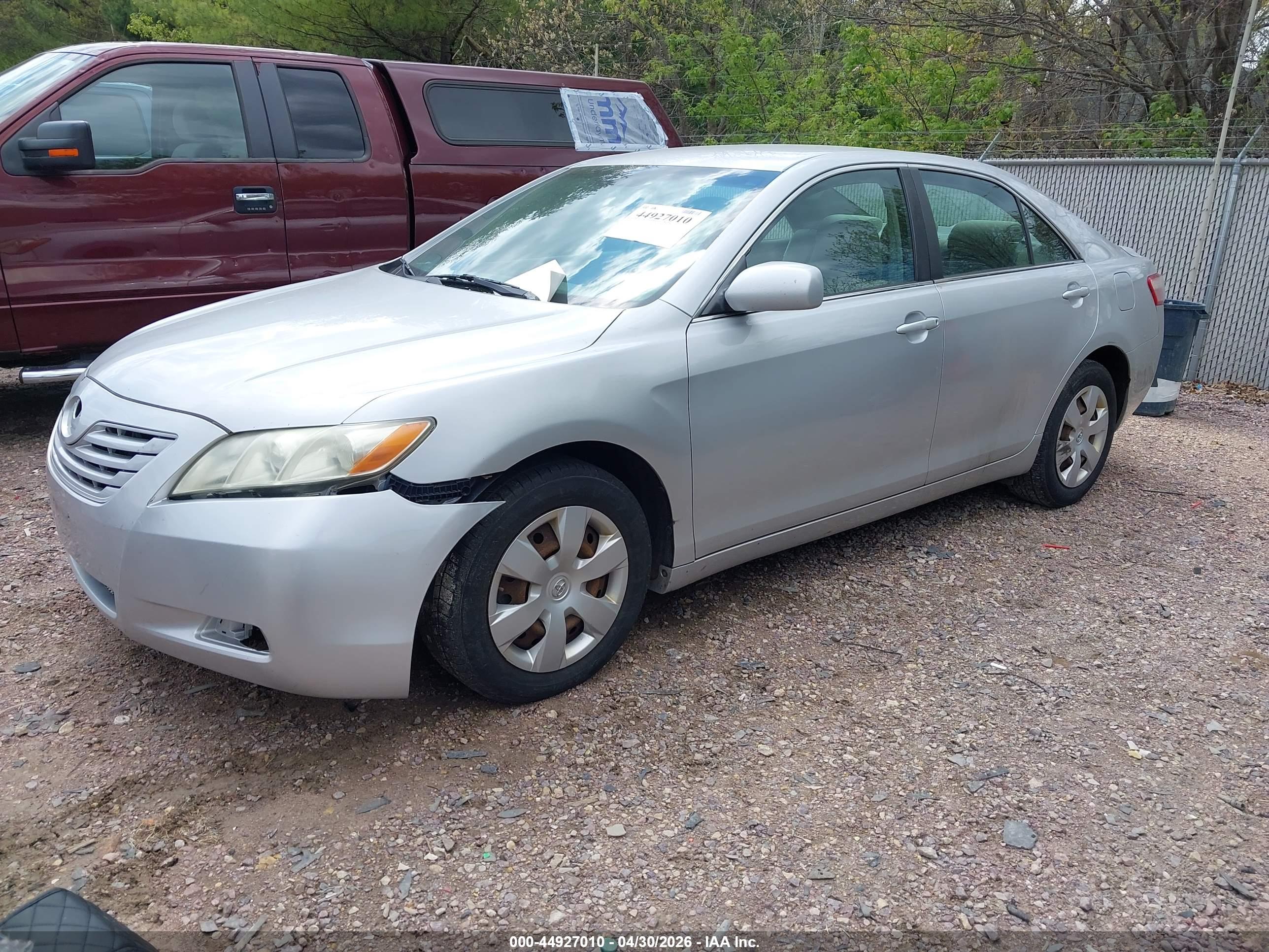 TOYOTA CAMRY image 2