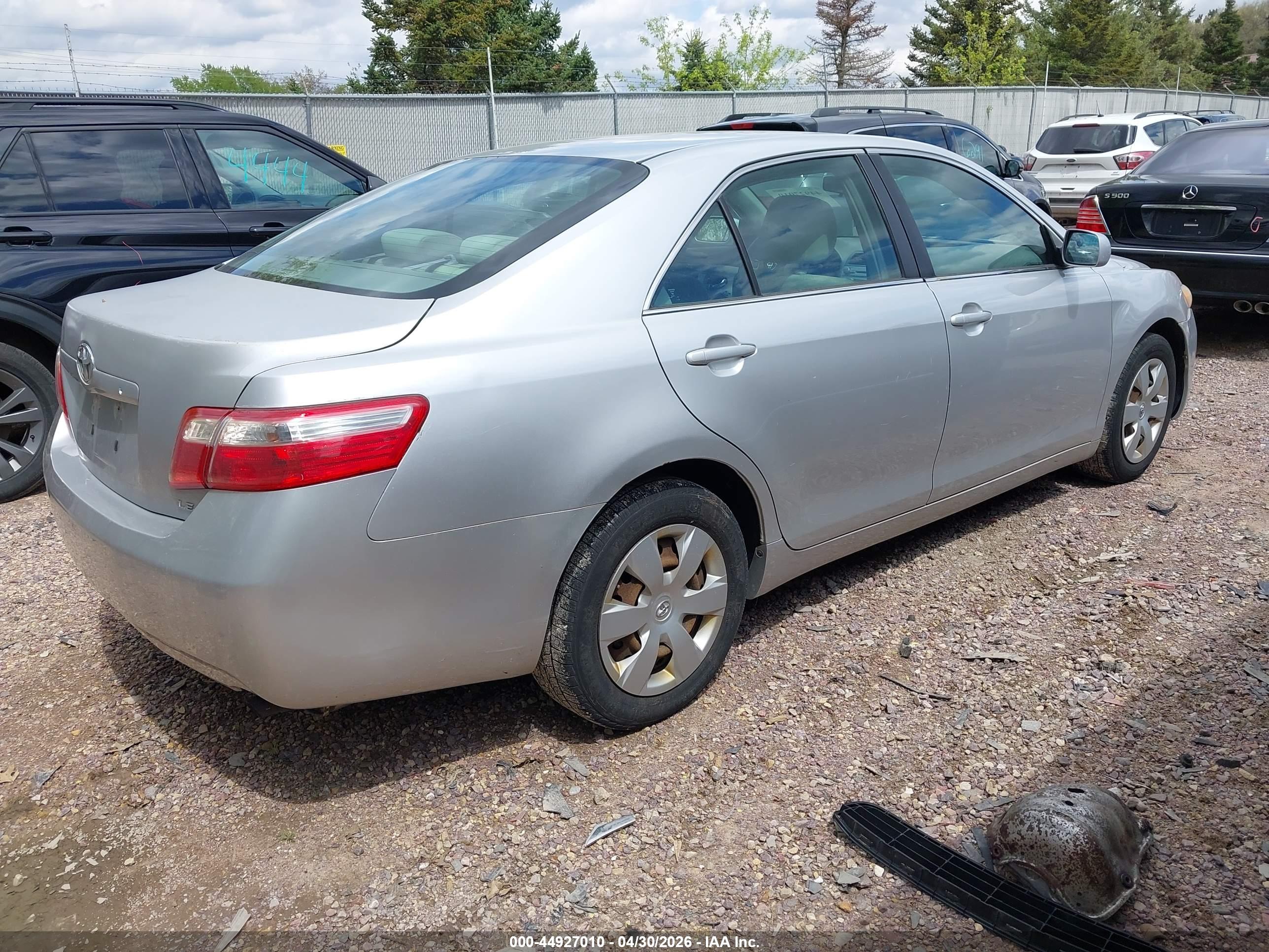 TOYOTA CAMRY image 4