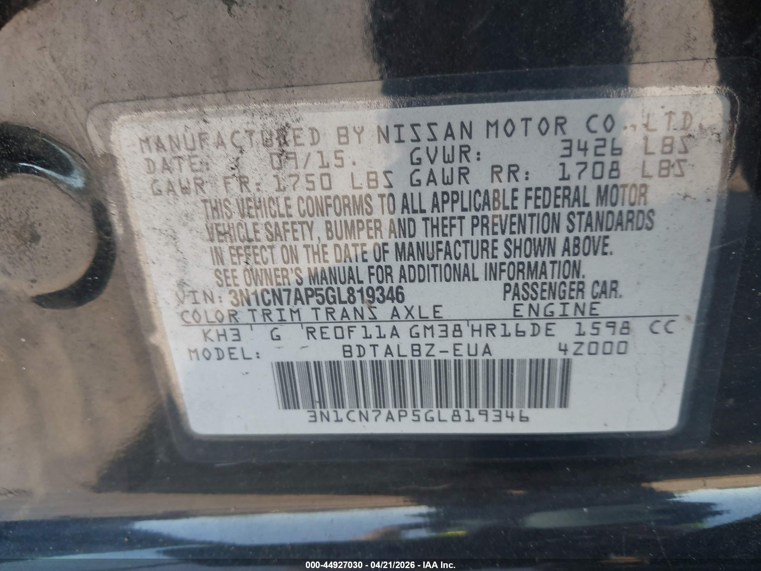 NISSAN VERSA image 9