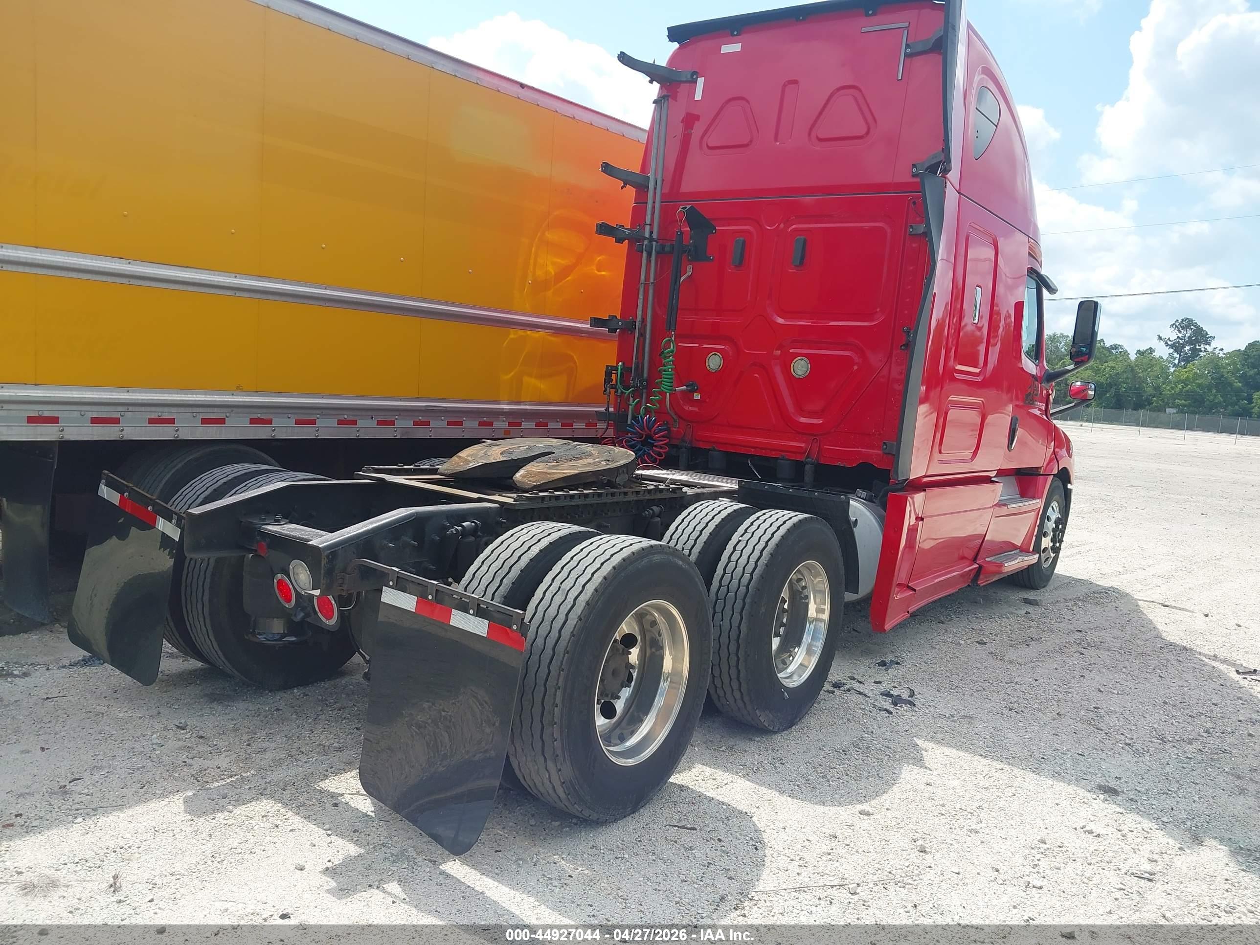 FREIGHTLINER NEW image 4