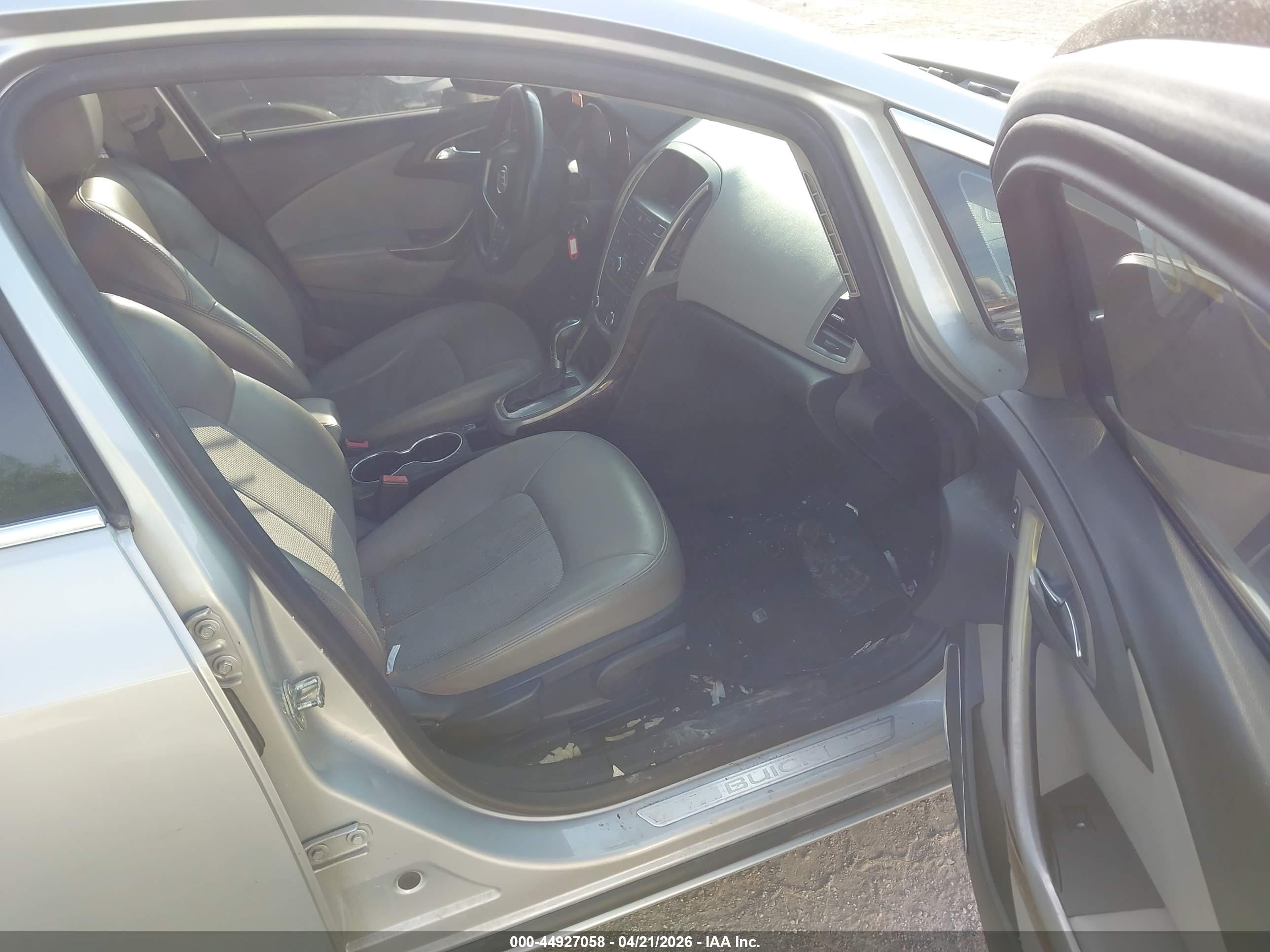 BUICK VERANO image 5