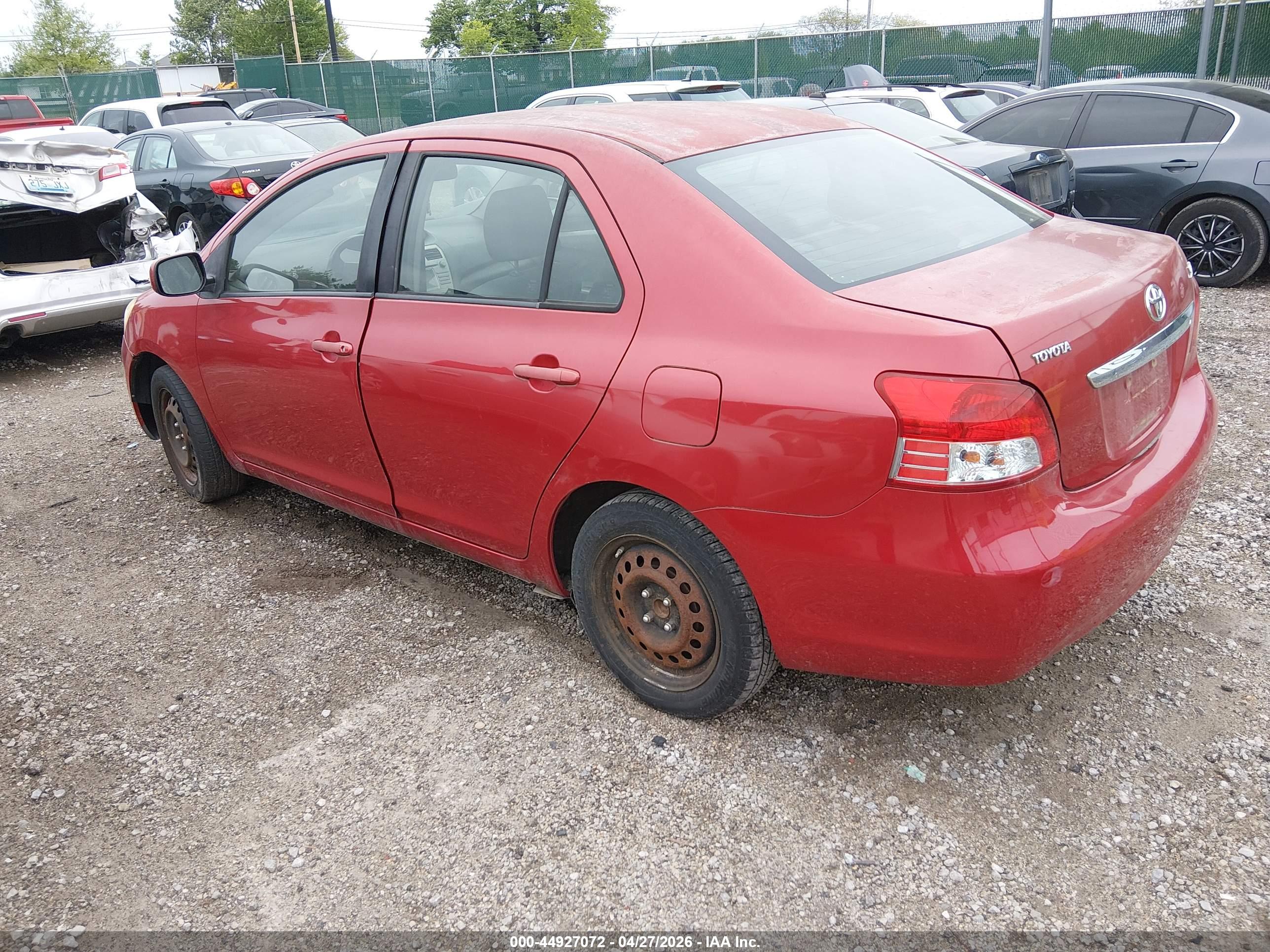 TOYOTA YARIS image 3